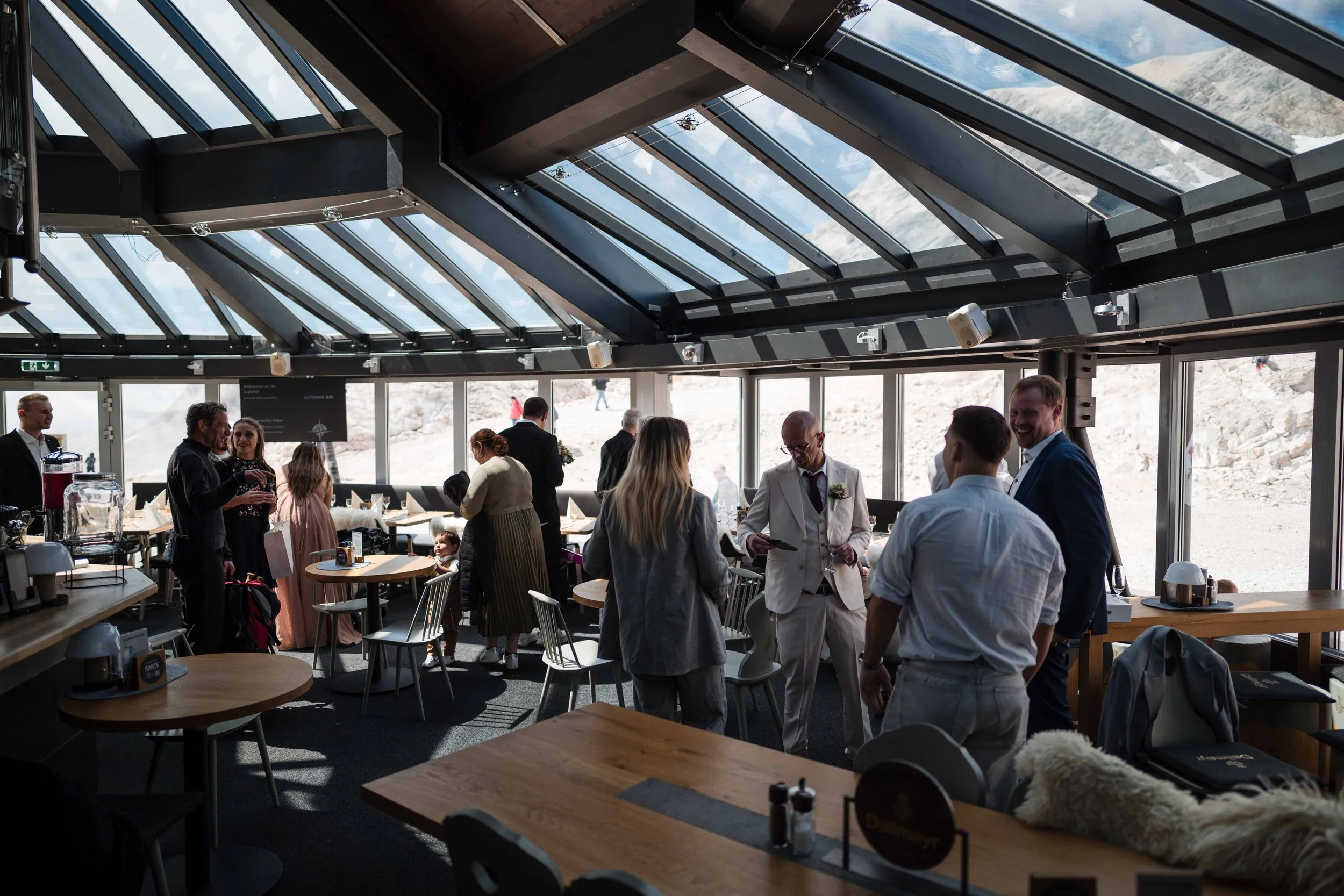 Hochzeitsreportage Zugspitze – standesamtliche Trauung mit Alpenblick