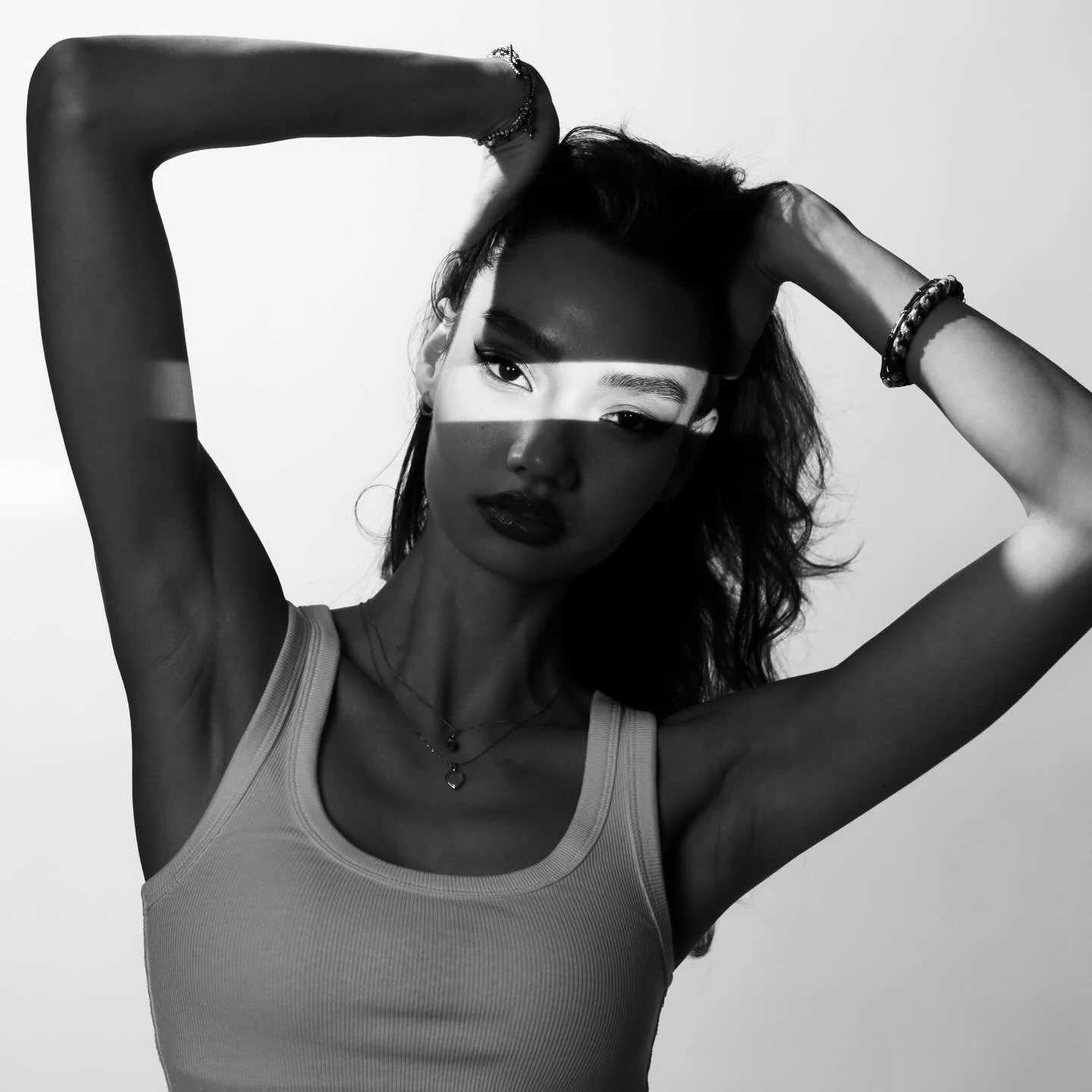 Couldn&lsquo;t decide for just one🤷&zwj;♀️📸 so here are some of my favourite pictures from a creative shooting I had last year with:

Photographers: @kayjmogg @aruyia 
Model: @magalimichellemarie 
Production: @blackoutcollective.art 

Make-Up / Hai