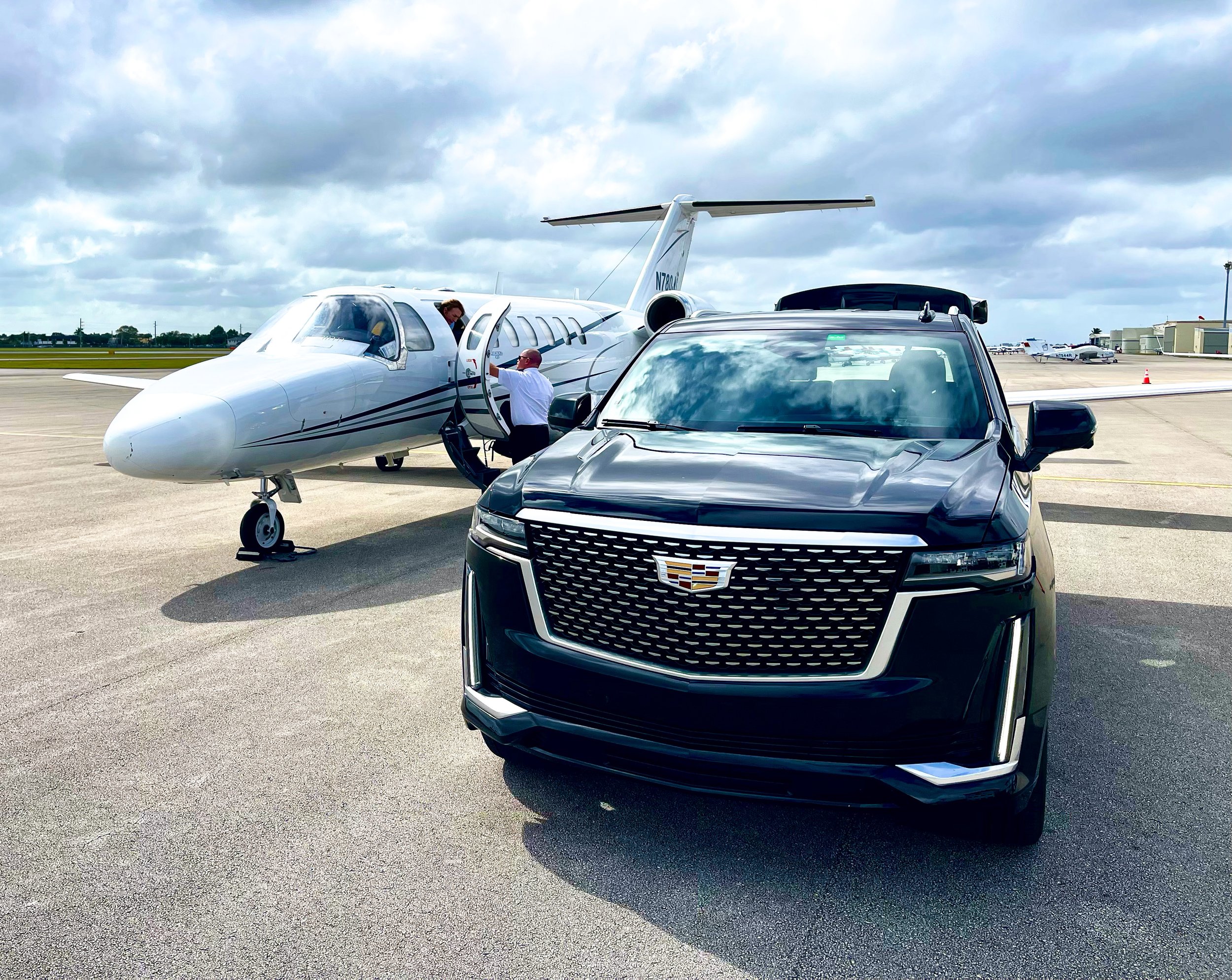 Plane_Cadillac.jpg
