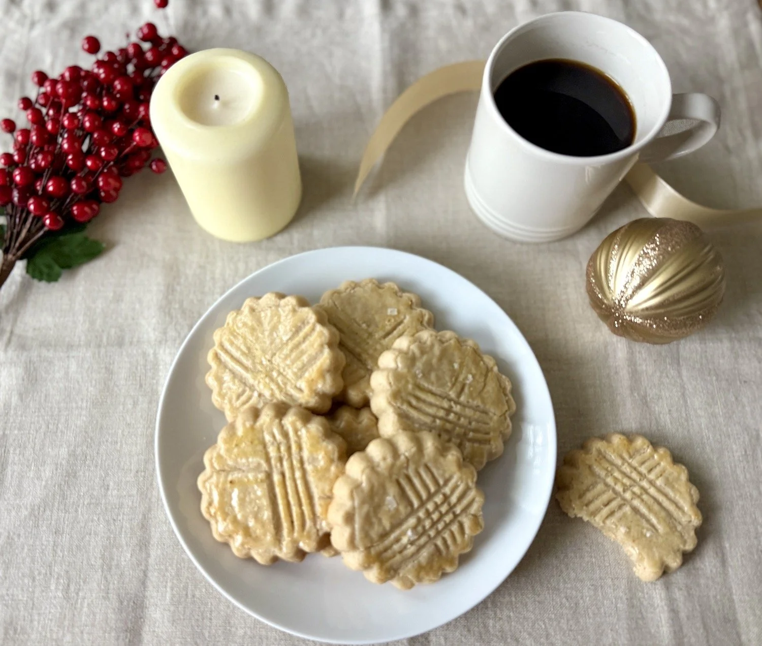 Cozy Holiday Minimalism with Gingerbread Sablés Breton