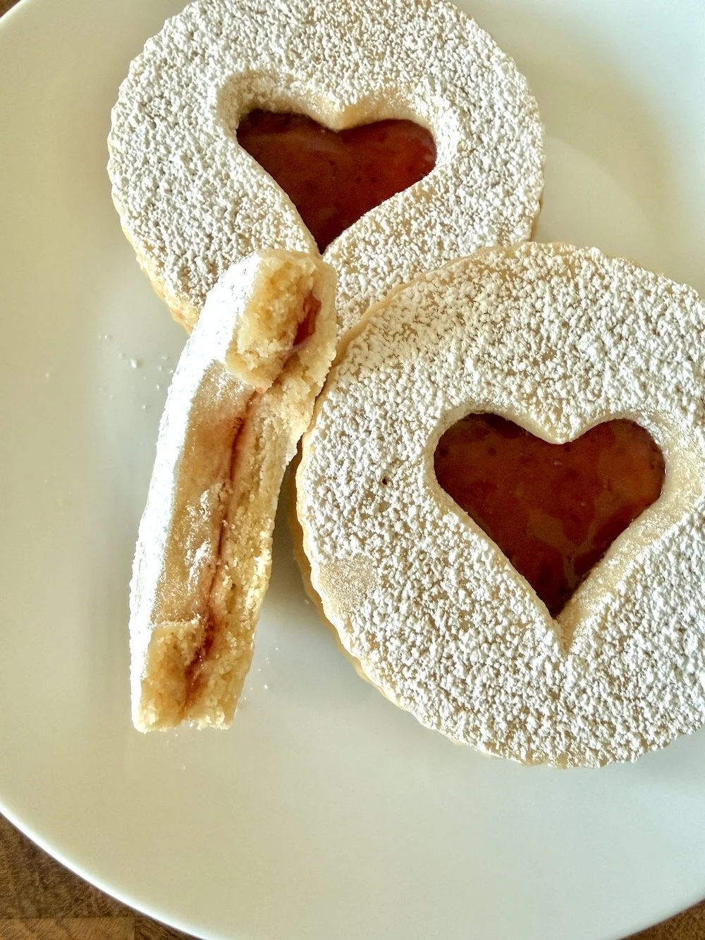 Linzer cookies cross section.jpg