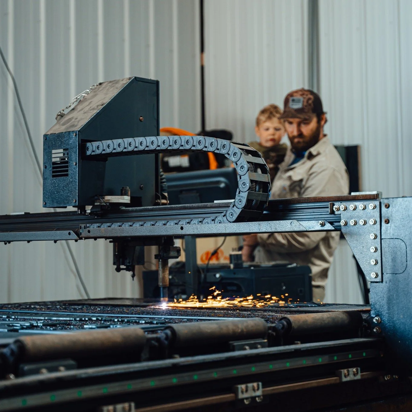 Showing my son how it's done with the CNC Plasma cutter. 

Happy International Family Day!

For any project inquiries please email contact@chadwickwelding.com

#arclight #maine #mainewelder #cncplasmacutter 

Arclight | Maine Welding | CNC Plasma Cut