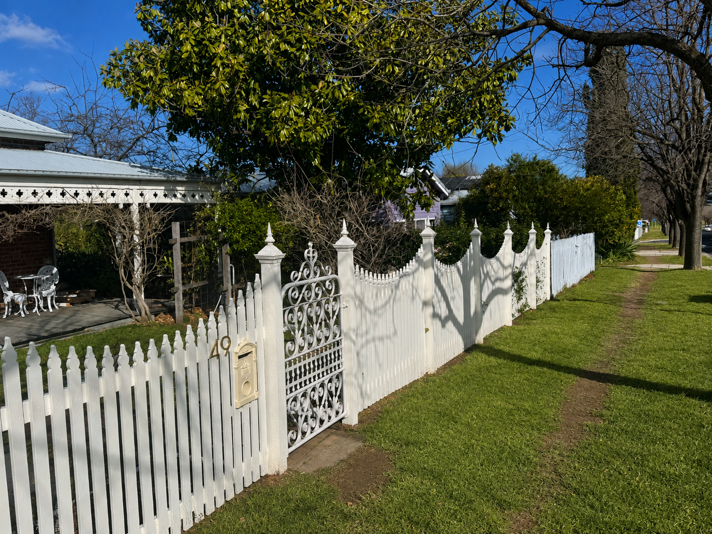 Heritage front fence.png