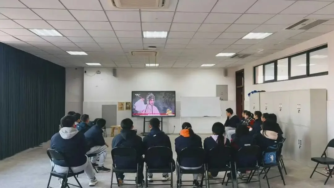 在高中开设戏剧课，我们收获了什么？