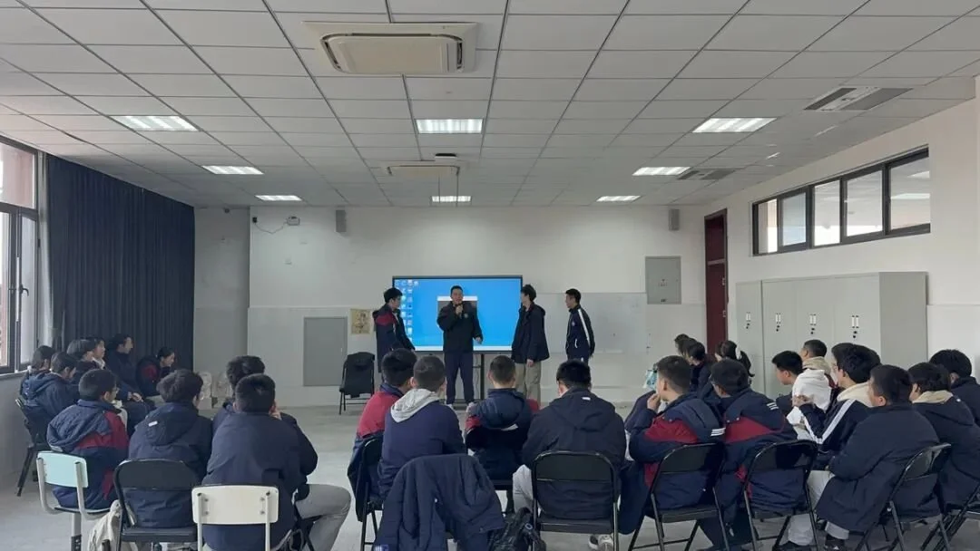 在高中开设戏剧课，我们收获了什么？           What have we gained from introducing drama classes in high schools?