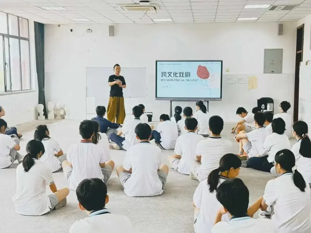 周记｜开学第一课遭当头一棒：当预设教案遇上“不按套路出牌”的初中生 Weekly Journal | A harsh wake-up call on the first day of term: when a prepared lesson plan meets secondary school pupils who don’t play by the rules