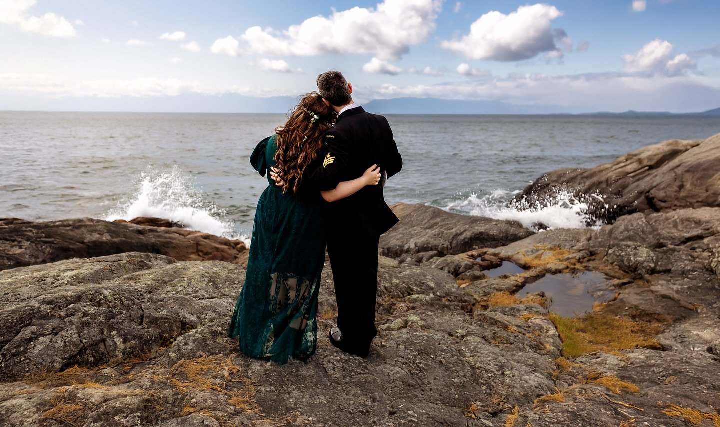 Elopements hold a special place in my heart &hearts;️ 

To be one of the few people included in such an intimate life event is such an honour. Thank you K&amp;S for having me be a part of your day 💍 ✨ 

#yyj #yyjphotographer #yyjphotography #victori