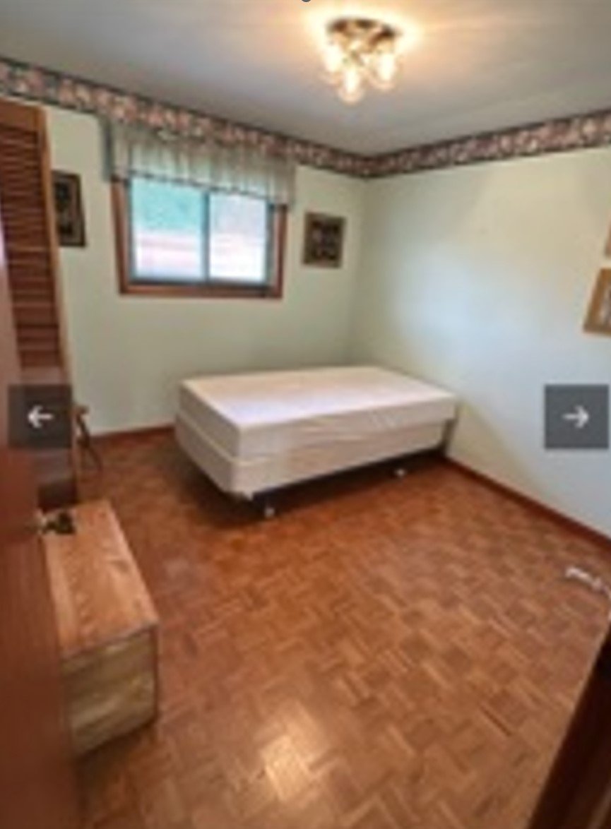 linda bedroom before.jpg