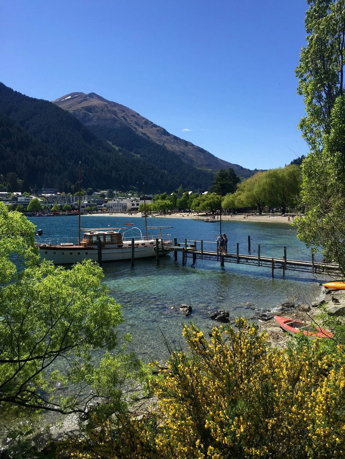 📍QUEENSTOWN, NZ

Where adrenaline meets tranquillity. From the world&rsquo;s first bungy at AJ Hackett and the Nevis Swing, to jet boating on the Kawarau River and peaceful hikes like Queenstown Hill or the lakeside gardens, Queenstown truly has it 