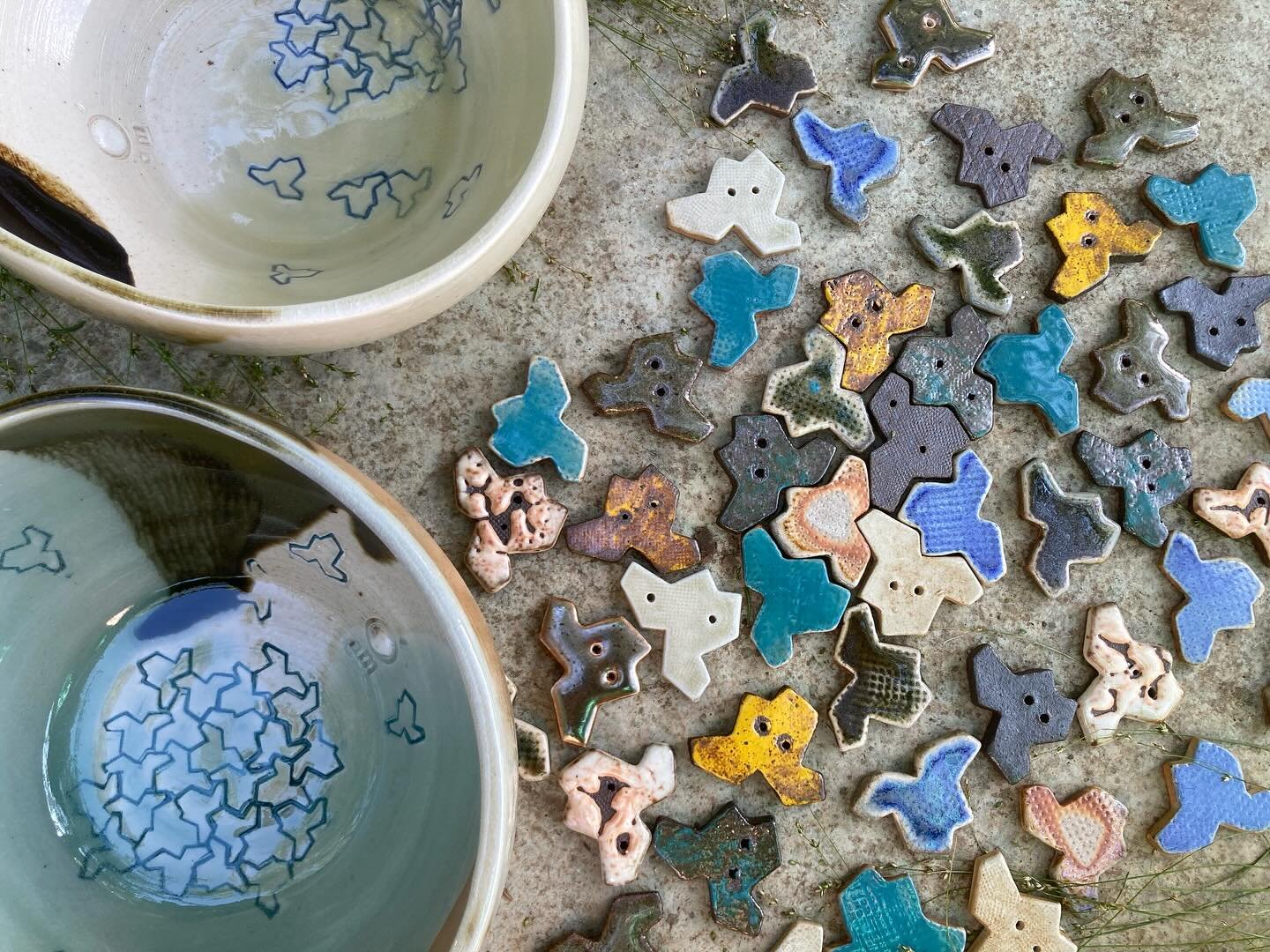 amO&rsquo; : einstein hats create aperiodic tiling &mdash; a pattern that never ever repeats! From the German &ldquo;one stone&rdquo; (and the brilliant physicist), the math shape can create an infinite plane and may help us puzzle together pieces of