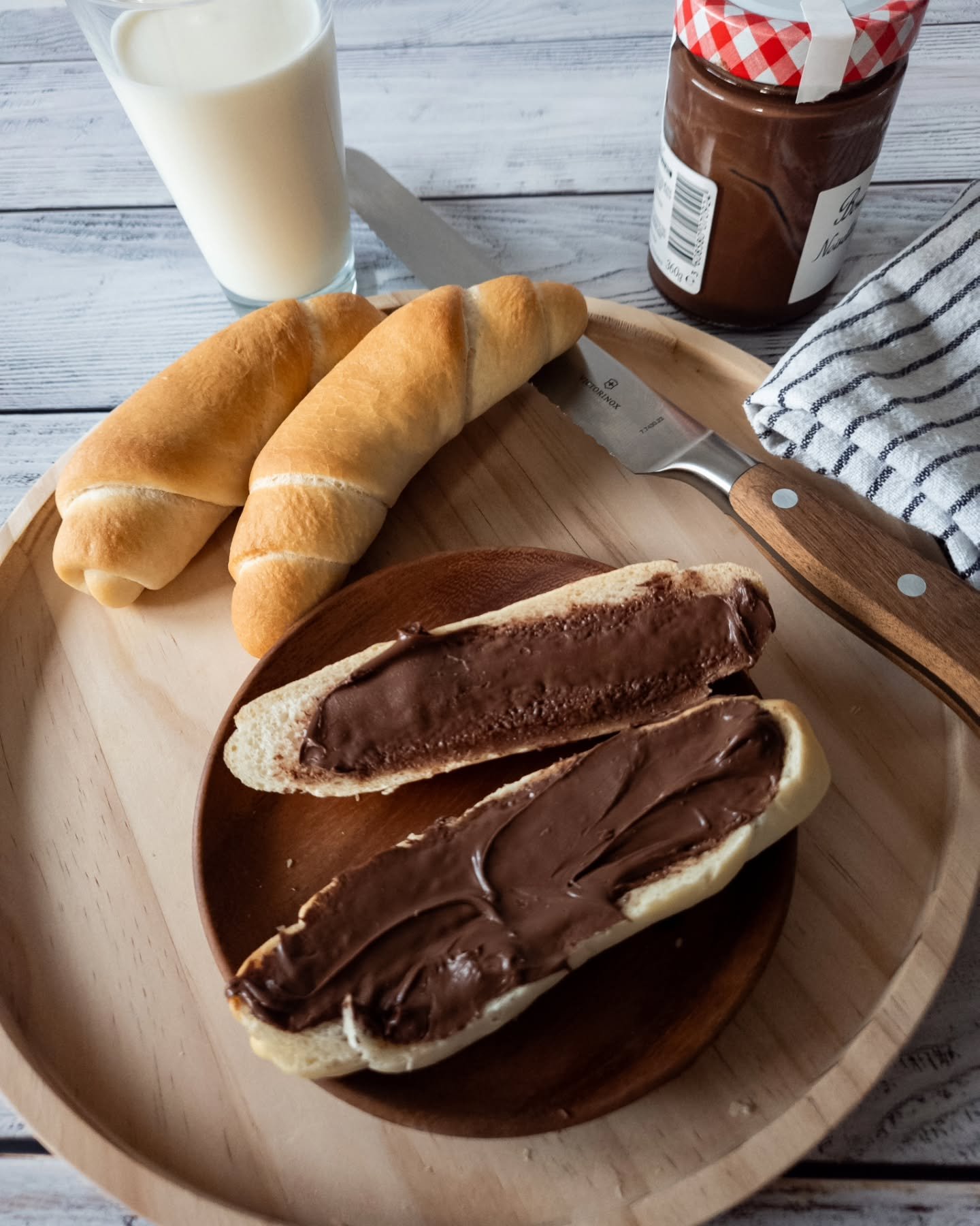 Recently I finally made &quot;Rohl&iacute;ky&quot;, yeast bread rolls typical for Czechia. They are not available in Switzerland so I made my own 😁 The recipe is similar to croissants, except for no butter lamination, and reduced butter and sugar. O