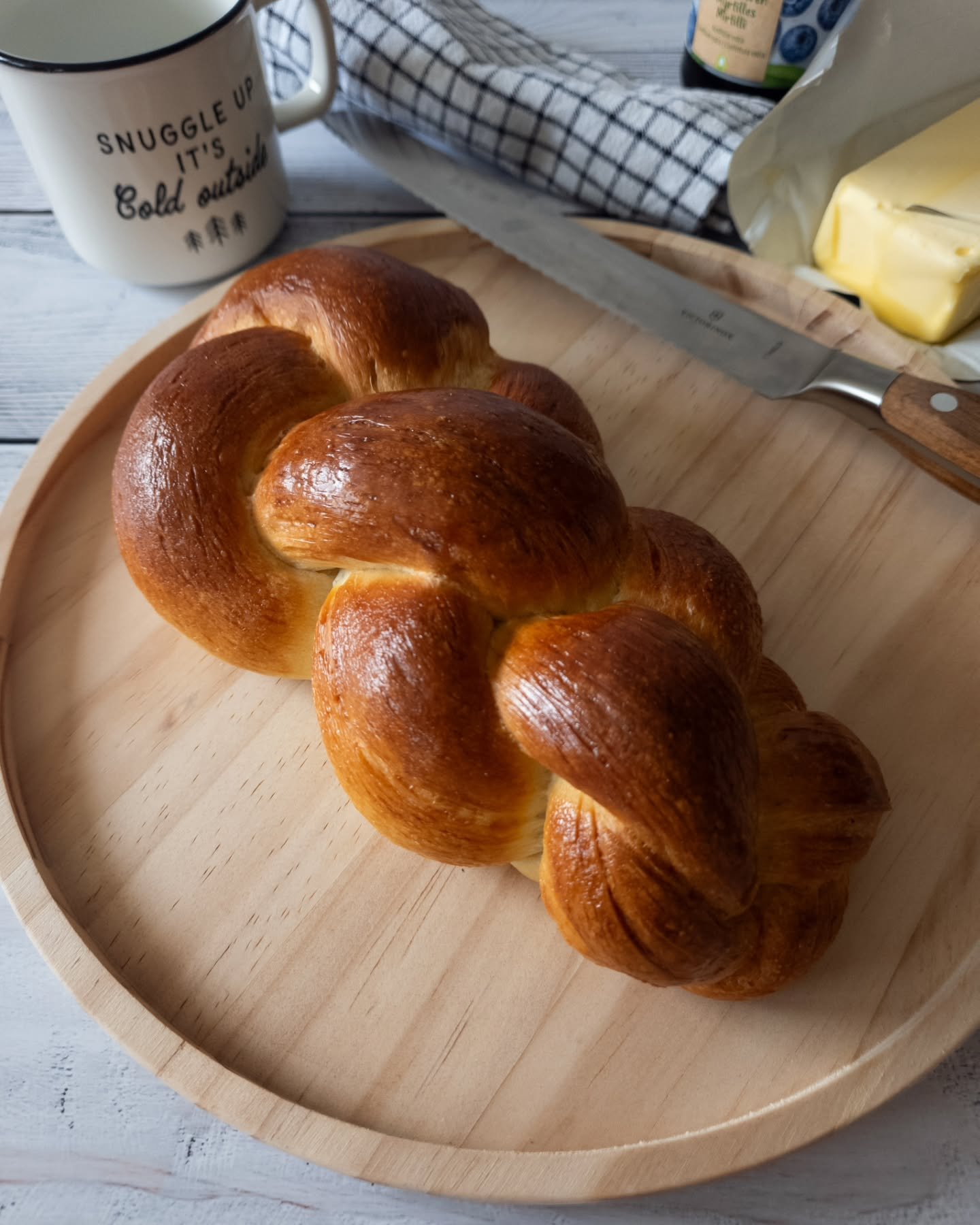 My first Butterzopf (braided bread), finally found the time to make one! 😁 and let me tell you, it's delicious and very easy to do. This one is popular in Bern (B&auml;rner Zupf) and contains no sugar, so it's not as sweet as you might think. I will