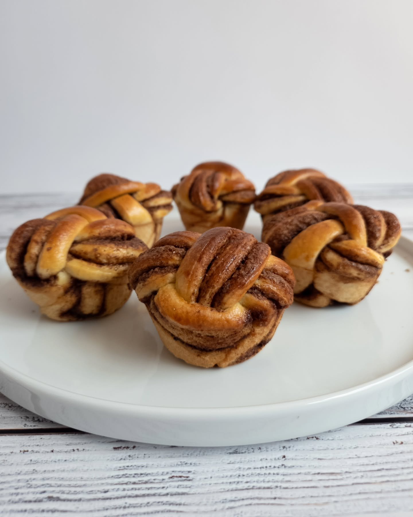From gooey cinnamon buns to elegant birthday cakes, from buttery croissants to fresh blueberry tarts &mdash; everything is handmade to order in small batches here in Z&uuml;rich. Using Swiss ingredients, a French touch, and a lot of care.

Visit petr
