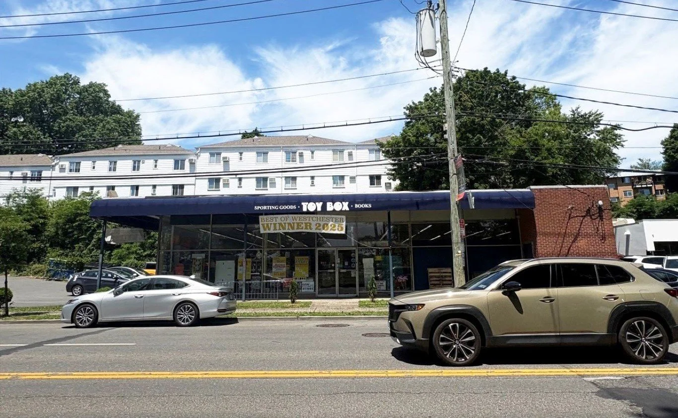 Commercial Space to Lease 310 West Boston Post Road Mamaroneck NY - Admiral M