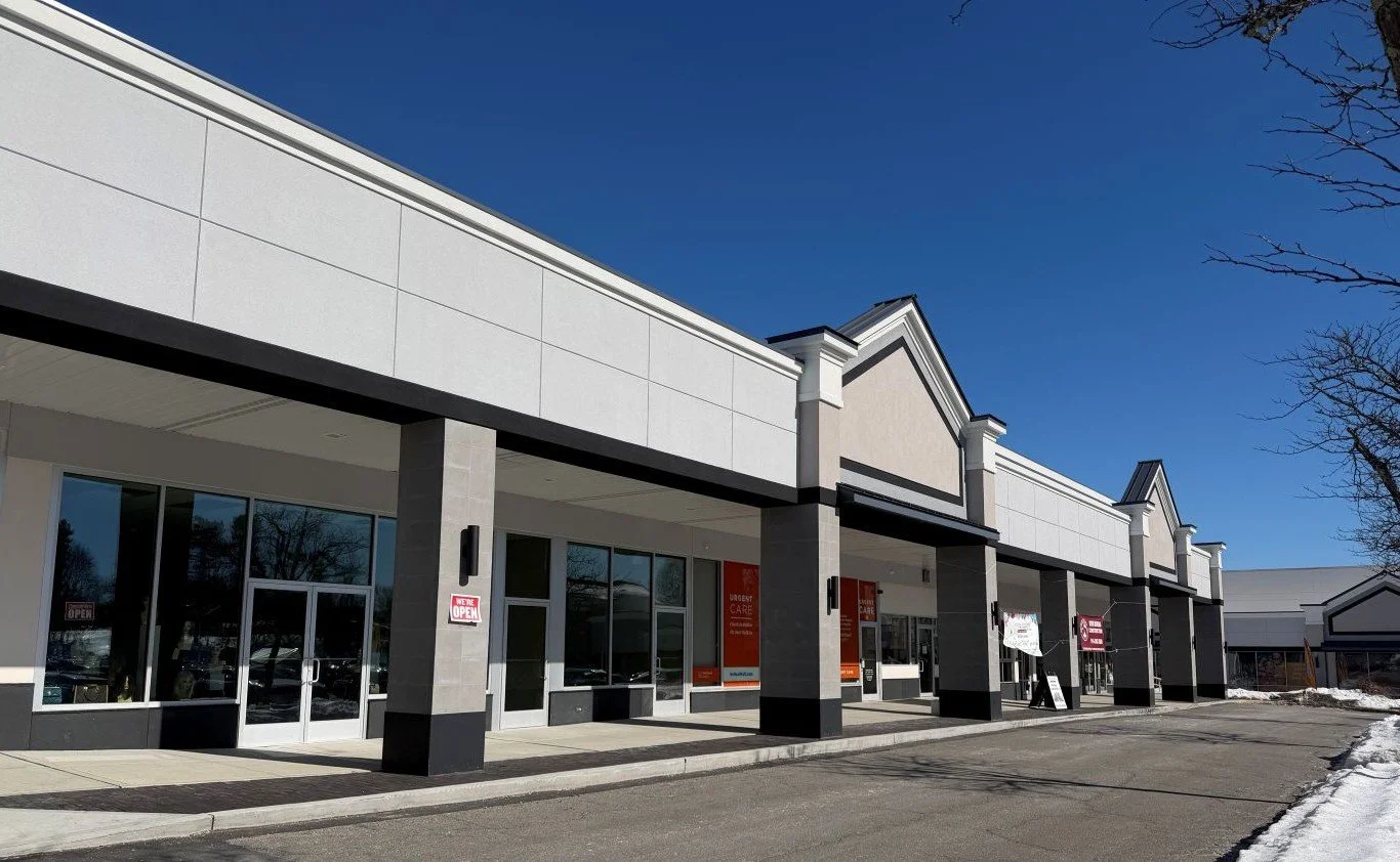 1,100+ SF - 1 Triangle Center Yorktown Shops for Rent