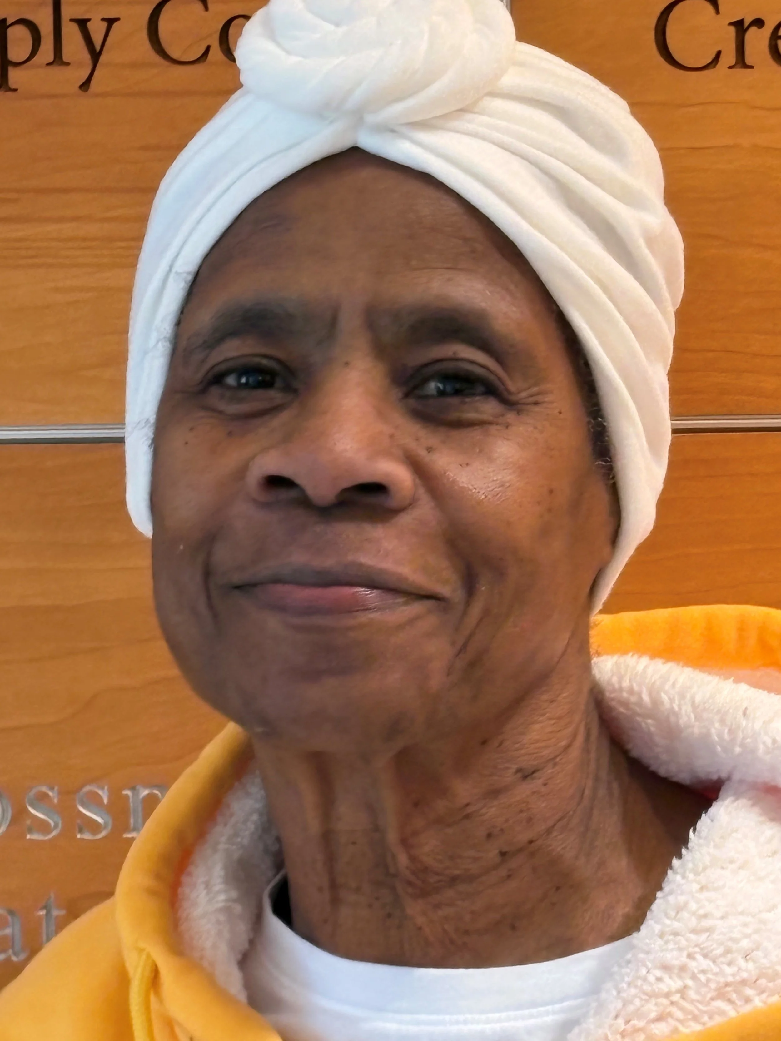 Gray user avatar icon representing a person.