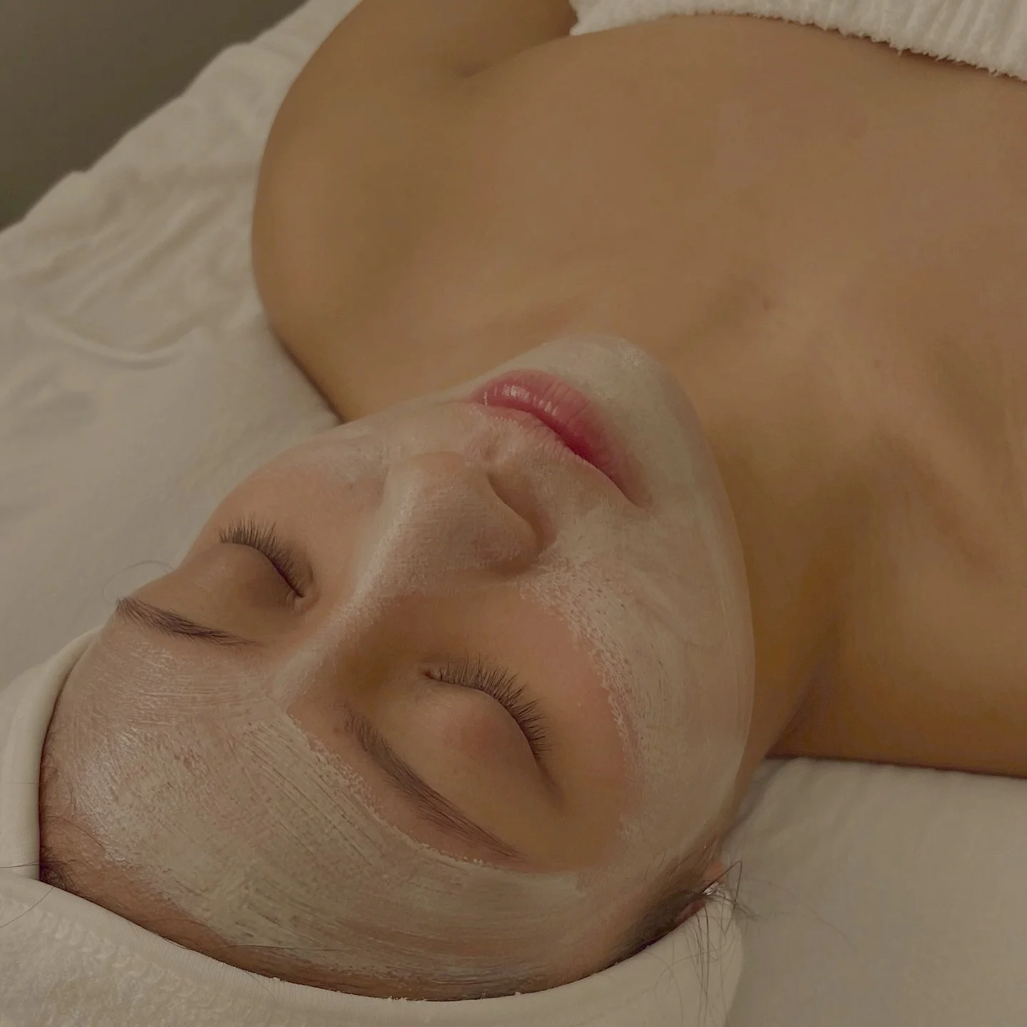 Because your skin deserves more than a basic facial &mdash; experience medical-grade results.

Choose from our range of professional skin treatments:
🔬 Microneedling 
🌬️ Oxygen RX Facial
🍊 Chemical Peel
🔥❄️ Fire &amp; Ice Facial
✨ Dermaplaning
	&