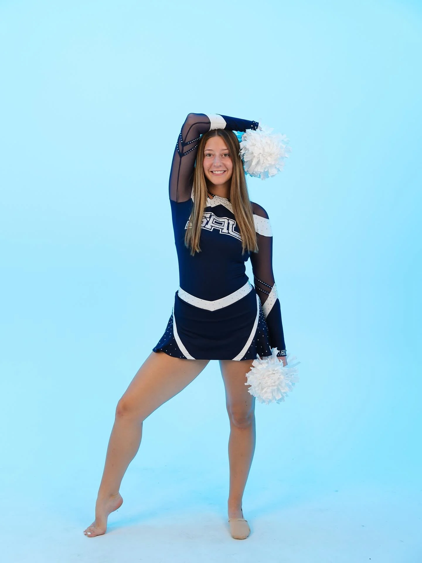 Media day at Cyclabs! We had a blast hosting a few St. Ambrose teams in the studio! They nailed it with our customizable lighting to show off their school colors 💙🤍