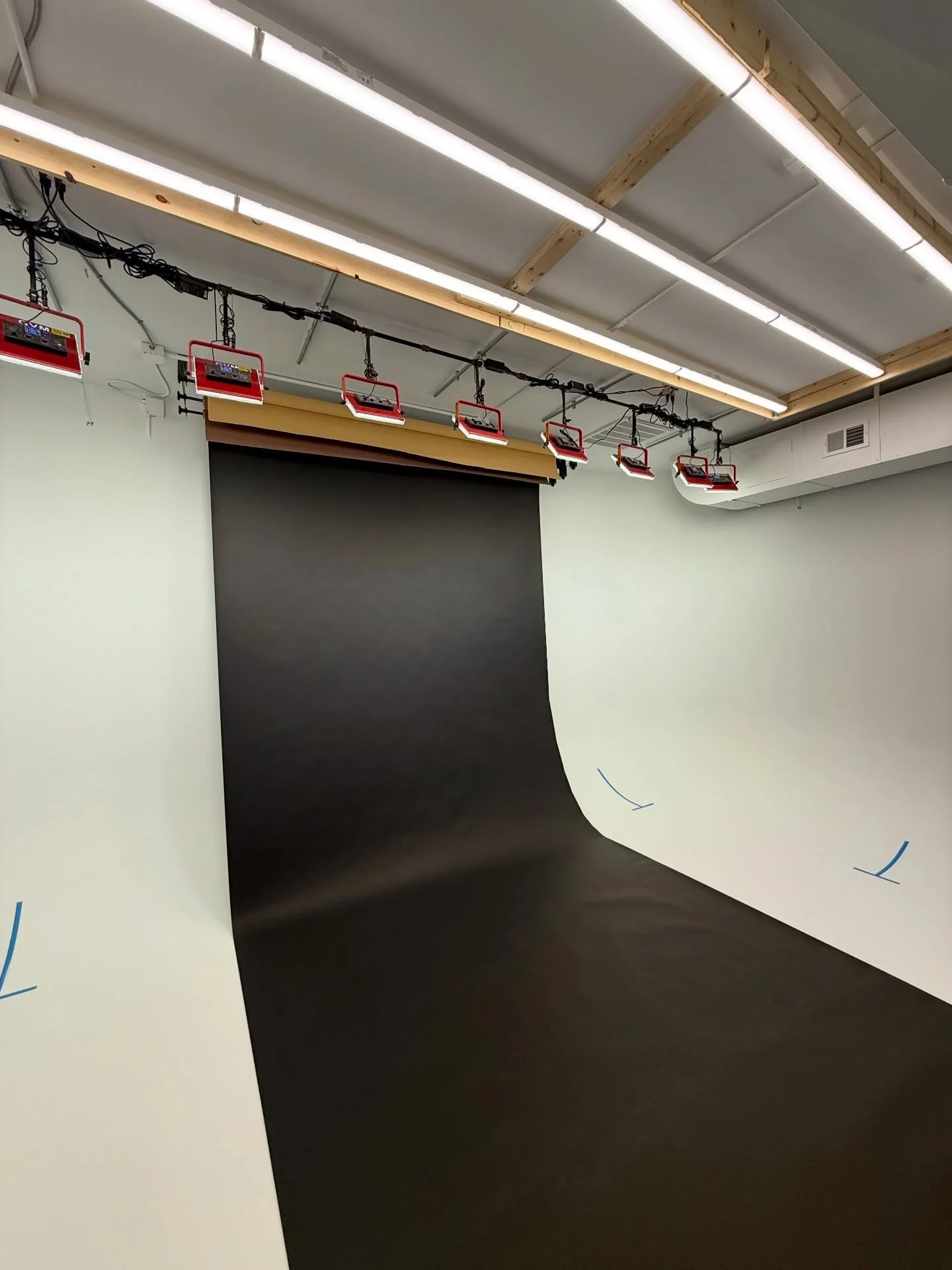 How it started VS. How it&rsquo;s going 📸

Every detail tells a story. 

When @sandhill_sawmill brought in this custom handcrafted countertop, we couldn&rsquo;t pass up the chance to showcase the rich grain, flawless finish, and true craftsmanship b