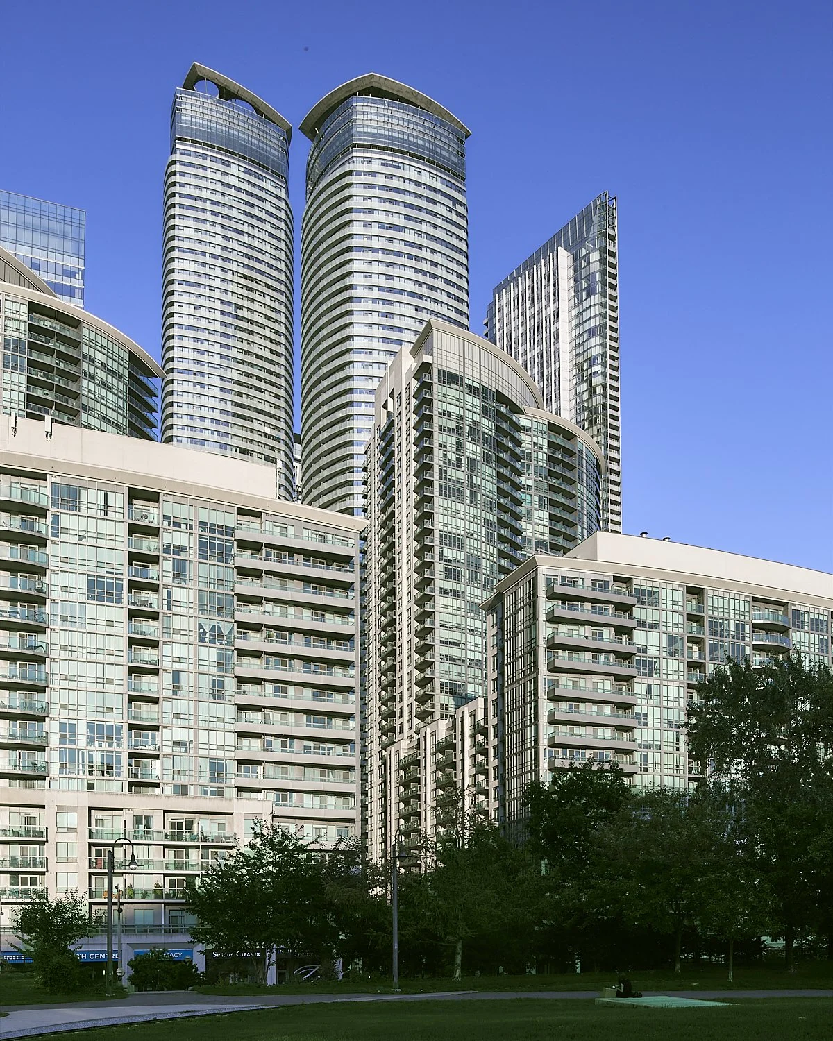 Urban high-rise architecture photographed by Obscura Dreams