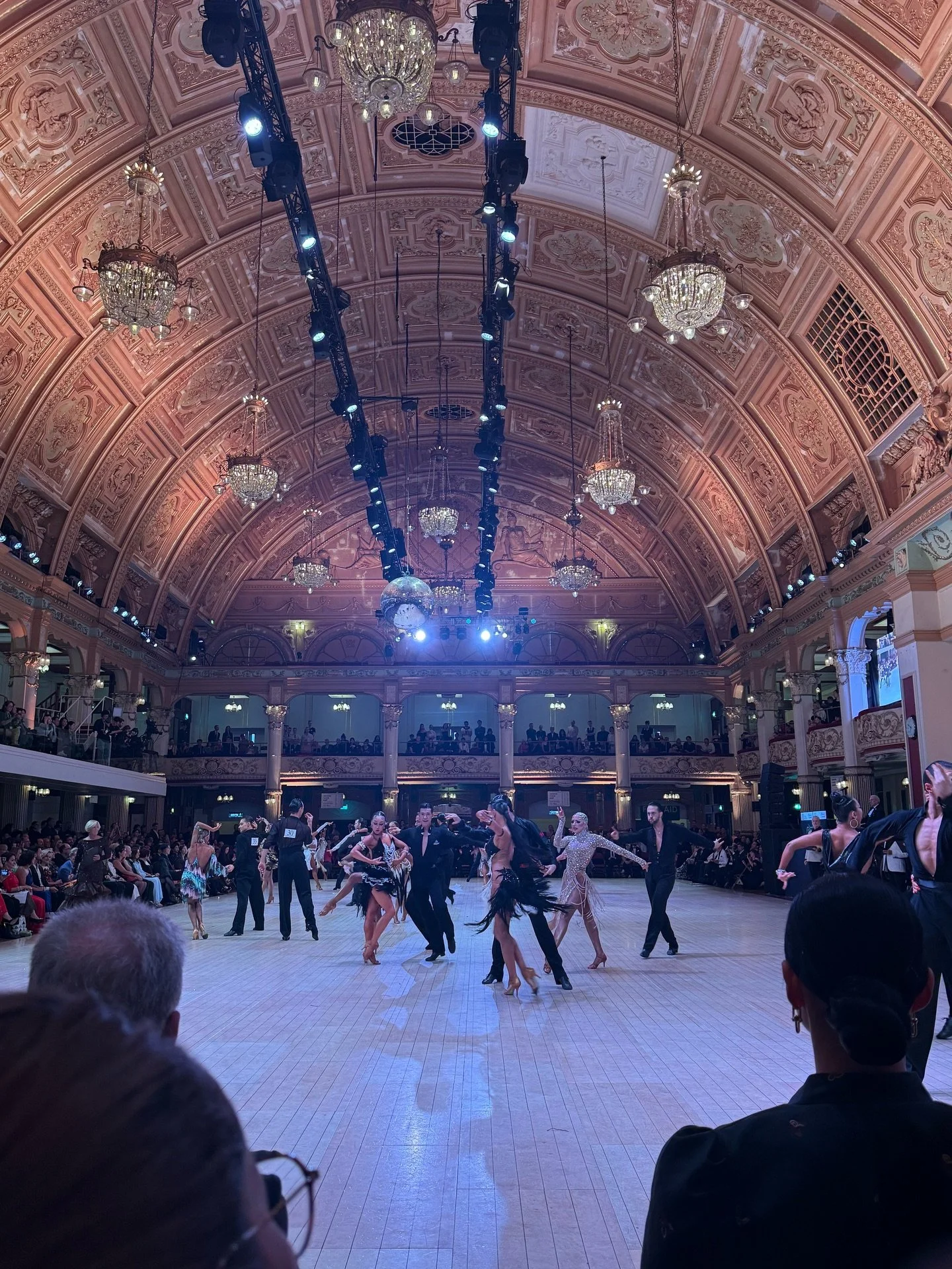 Last night Pro Latin was fantastic: the atmosphere in the Winter Gardens outstanding with standing ovation 43 sec. into the Cha Cha of the final! 🎊💐🌹 what a night big ⚡️ congrats to all couples and the organizers of the Blackpool dance festival @b