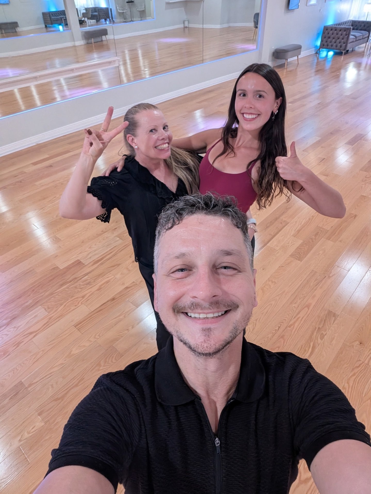 🤗🤗🤗 Thank you so much to Naples Dance Club  @naplesdanceclub , Irina and Strahinja and their wonderful students and teachers for having me coach and work with you all yesterday. I had a wonderful day in the company of so many nice and passionate p