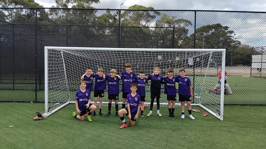 Last weekend our ABH United 12/1s were down 2/1 at half time needing a draw to make the GF.
They dominated in the second half and created so  many chances. However, it took an absolute screamer of a goal by Max to get the job done 5 minutes to go.

A