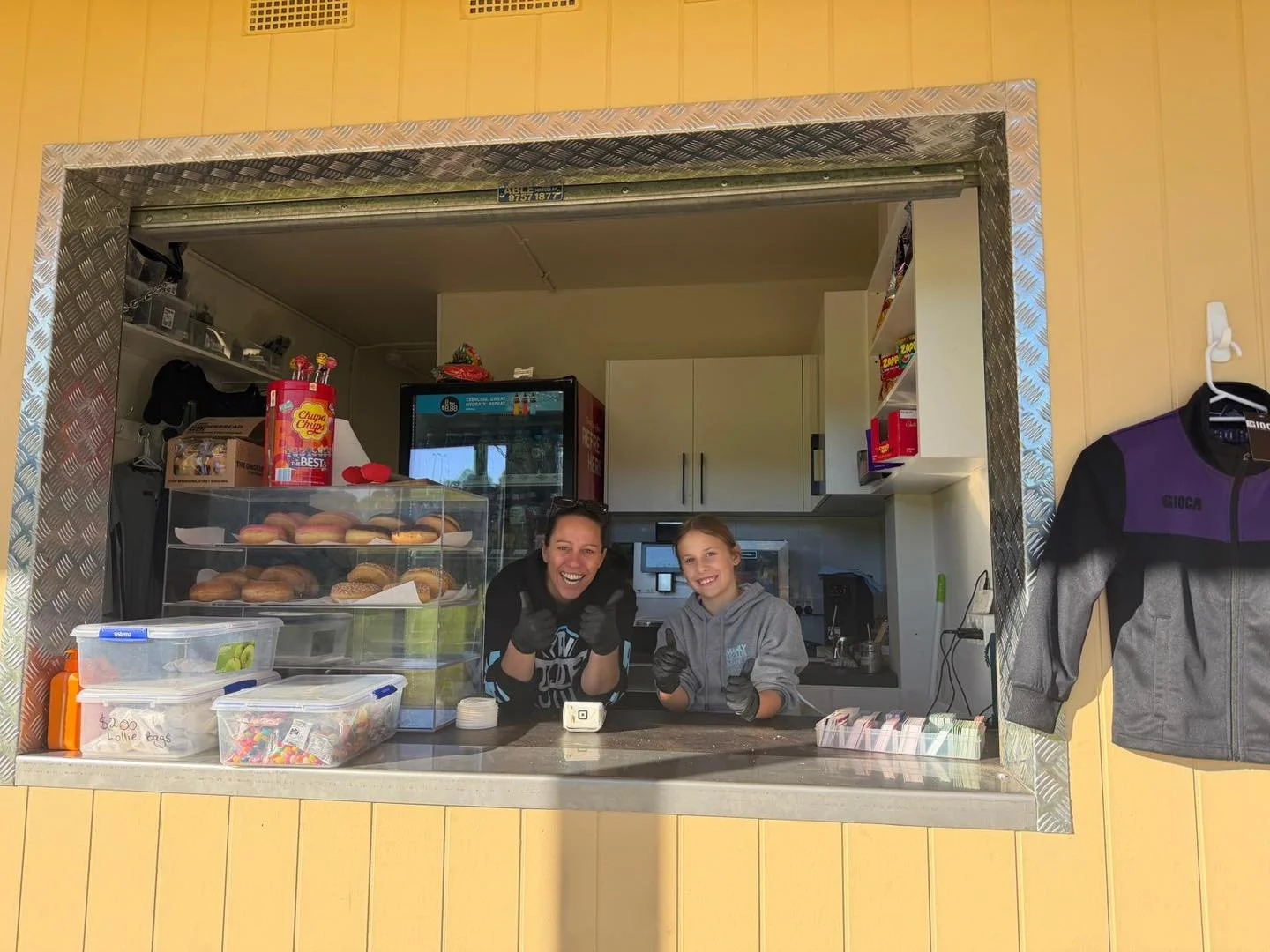 🙌 A huge thank you to our amazing 15/3A volunteers who kept the canteen running at Millers yesterday. 

Your time, energy and willingness to help behind the scenes make days like this possible. From serving hungry players and families to keeping eve