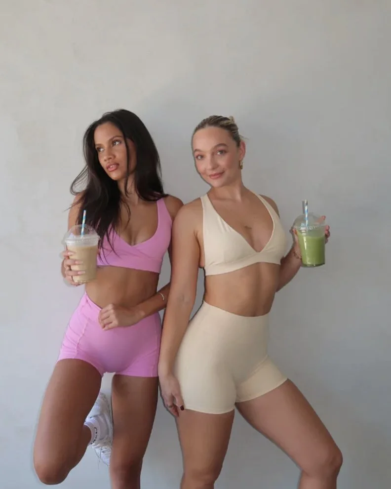 PRODUCT PHOTOGRAPHY 🤳
@santecollection_ 

Shot with natural light against our textured wall!

*Floor has now been rendered in cream texture since this shoot