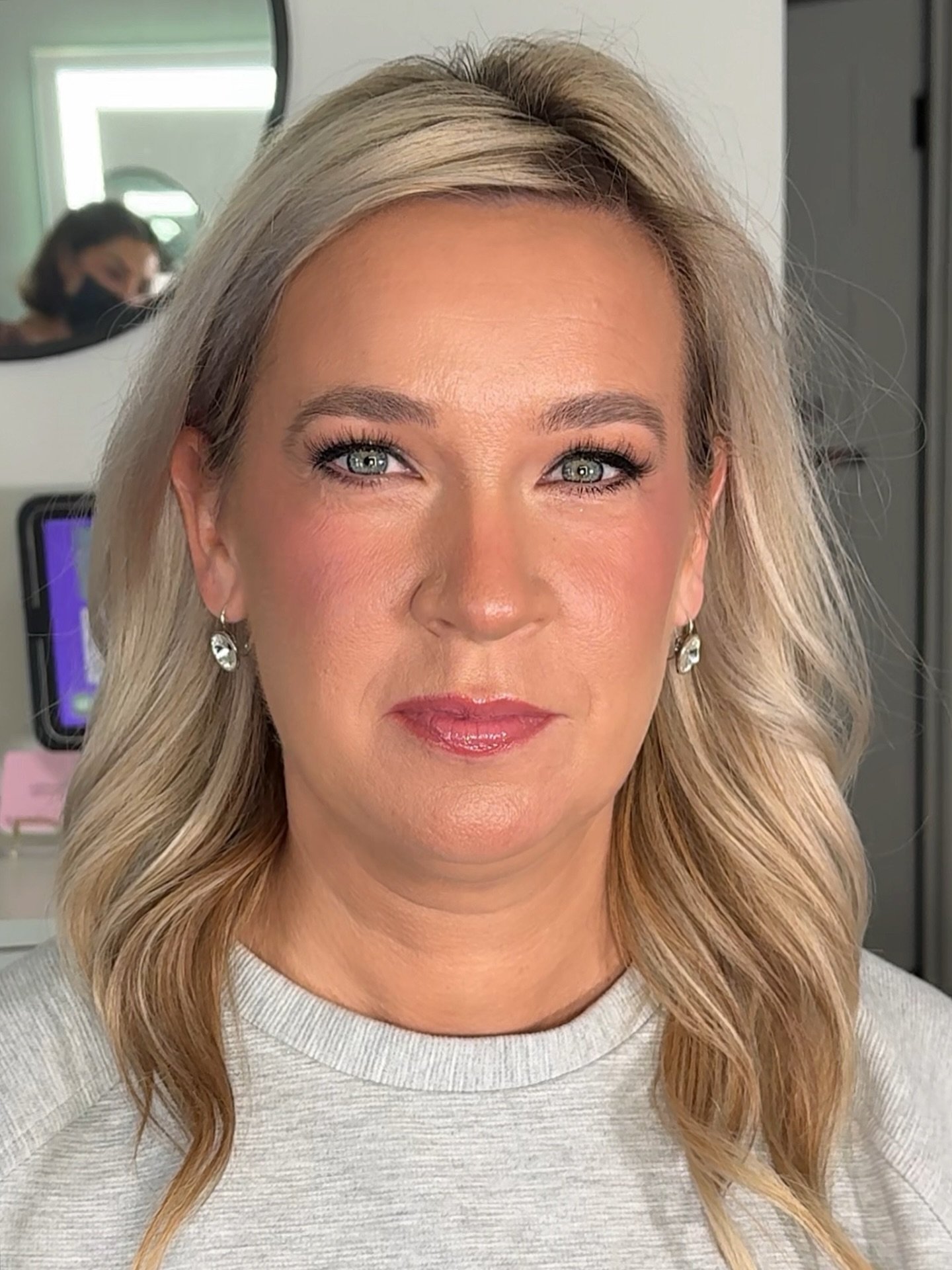 Makeup for new headshots 📷
@milkmakeup Eclipse Primer
@armanibeauty Foundation
@diorbeauty Blush Sticks
@ardellbeauty Naked Lash
@fentybeauty Gloss &ldquo;Fenty Glow&rdquo;
@makeupbymario Lip Liner &ldquo;Lauren&rdquo;
@charlottetilbury Waterproof S