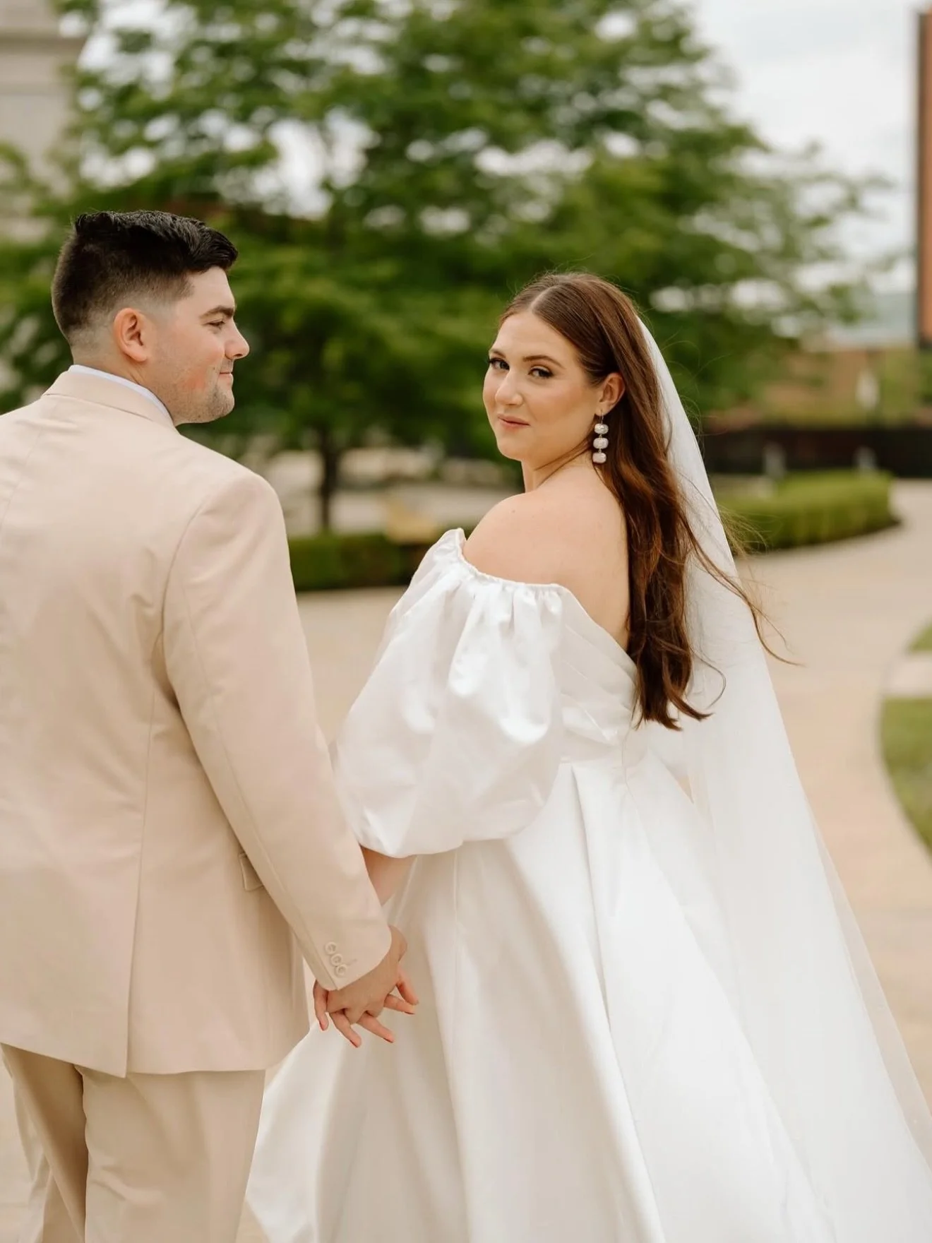 🌸&hearts;️💍 Sweet babes! @laurengerjekian &lsquo;s wedding makeup look- Pinks, corals &amp; shimmer! 

Photography::: @maryanndphotos (&amp; I can&rsquo;t wait to do your wedding soon!) 

Products::: 
@makeupforever Lip Liner &ldquo;Wherever Walnut