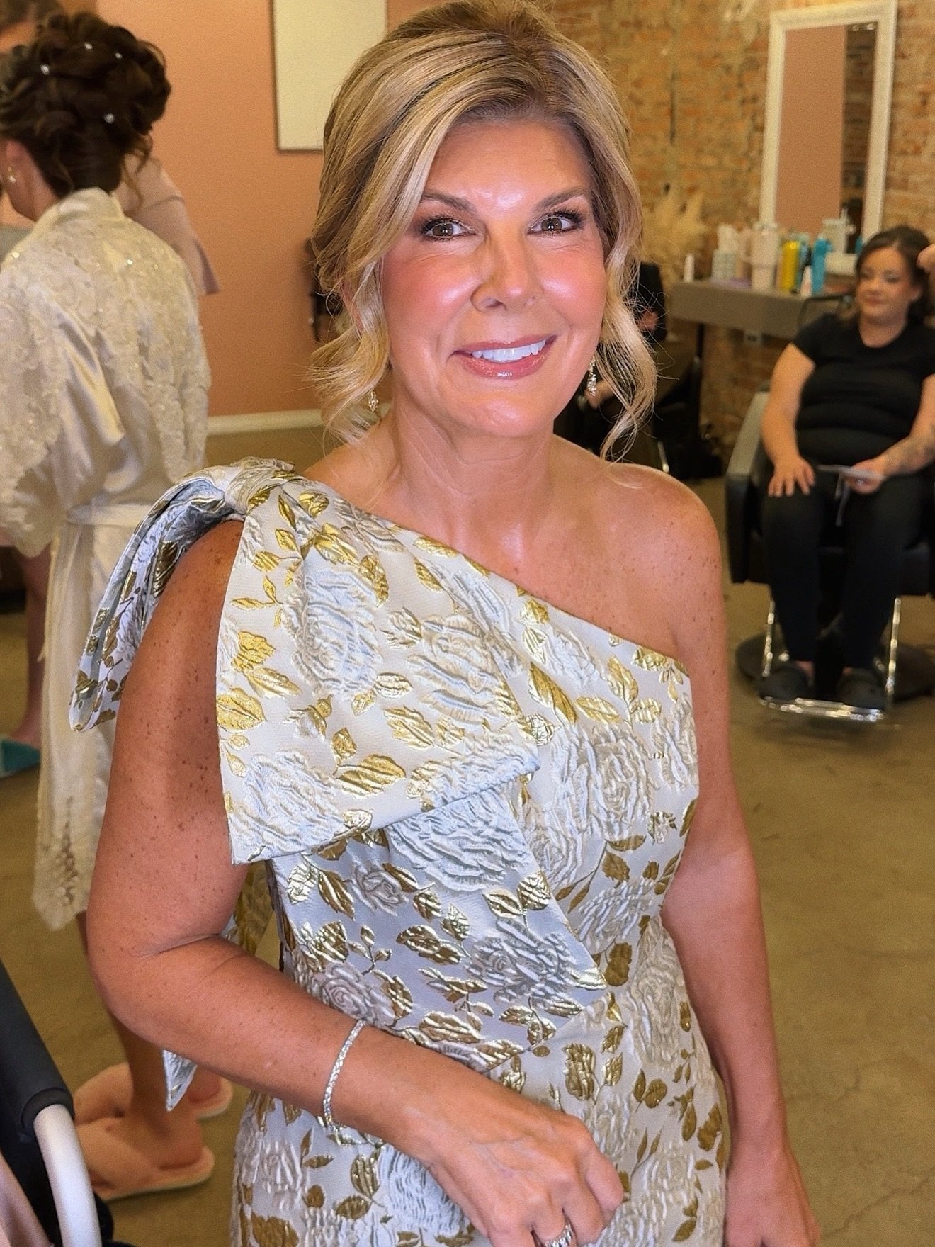 Gorgeous mother of the bride ✨💫⭐️ Hair ::: @nicolebristowbeauty I kept her makeup looking natural and glowy, how cool is her dress!