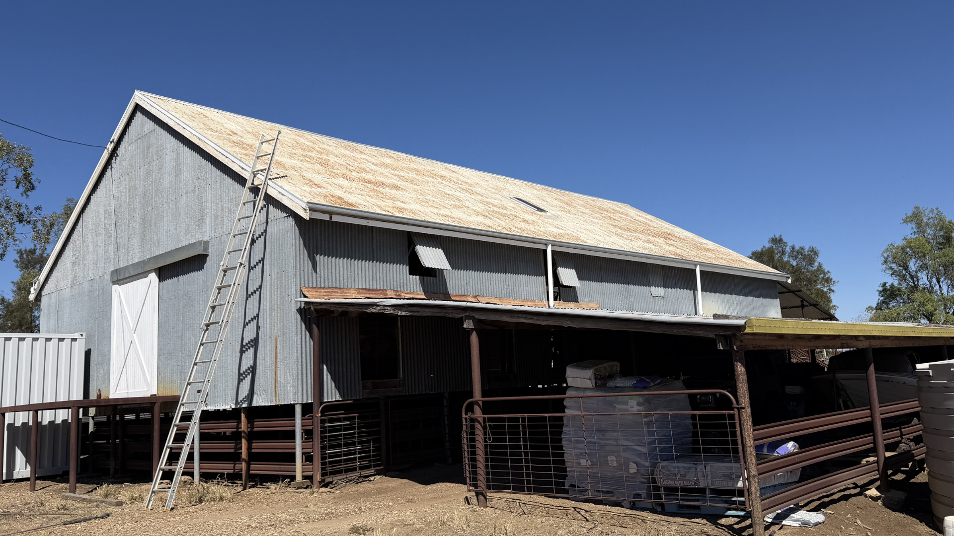 Emerald Roof Painting - Specialists in Metal Roofs