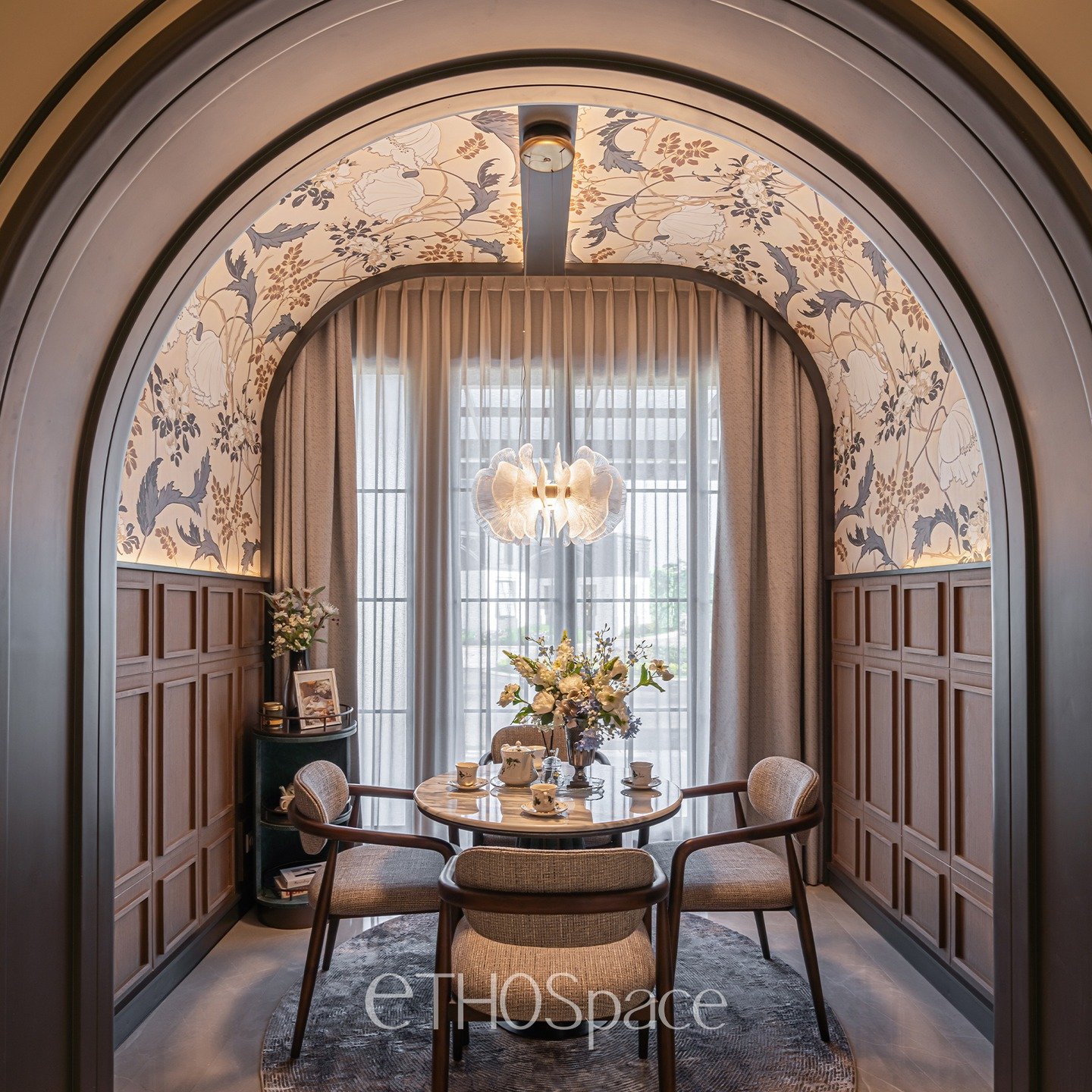 A space where details whisper and textures speak