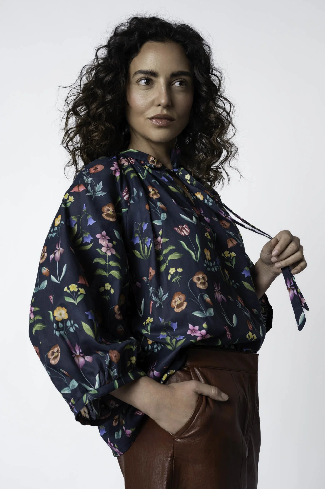 meena_project_matha_blouse_26_tie_dark_blue_3.jpg