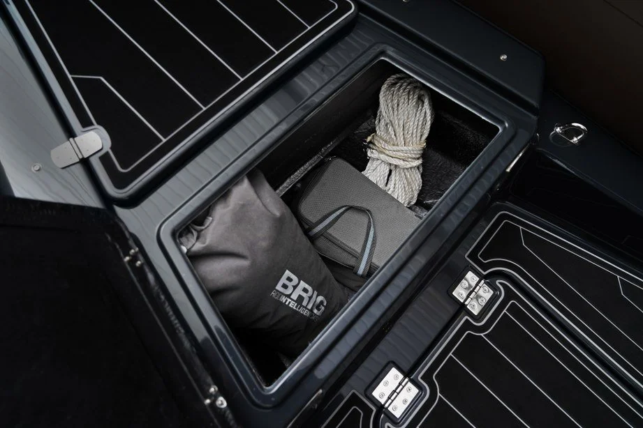Brig-Navigator-26_interior-25.jpg