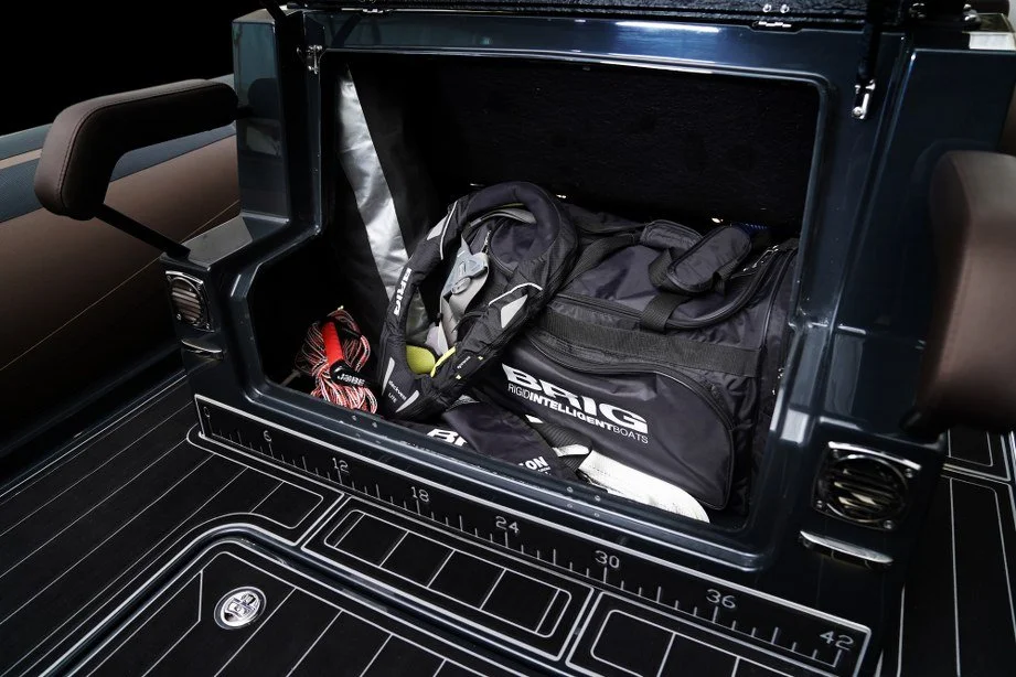 Brig-Navigator-26_interior-31.jpg