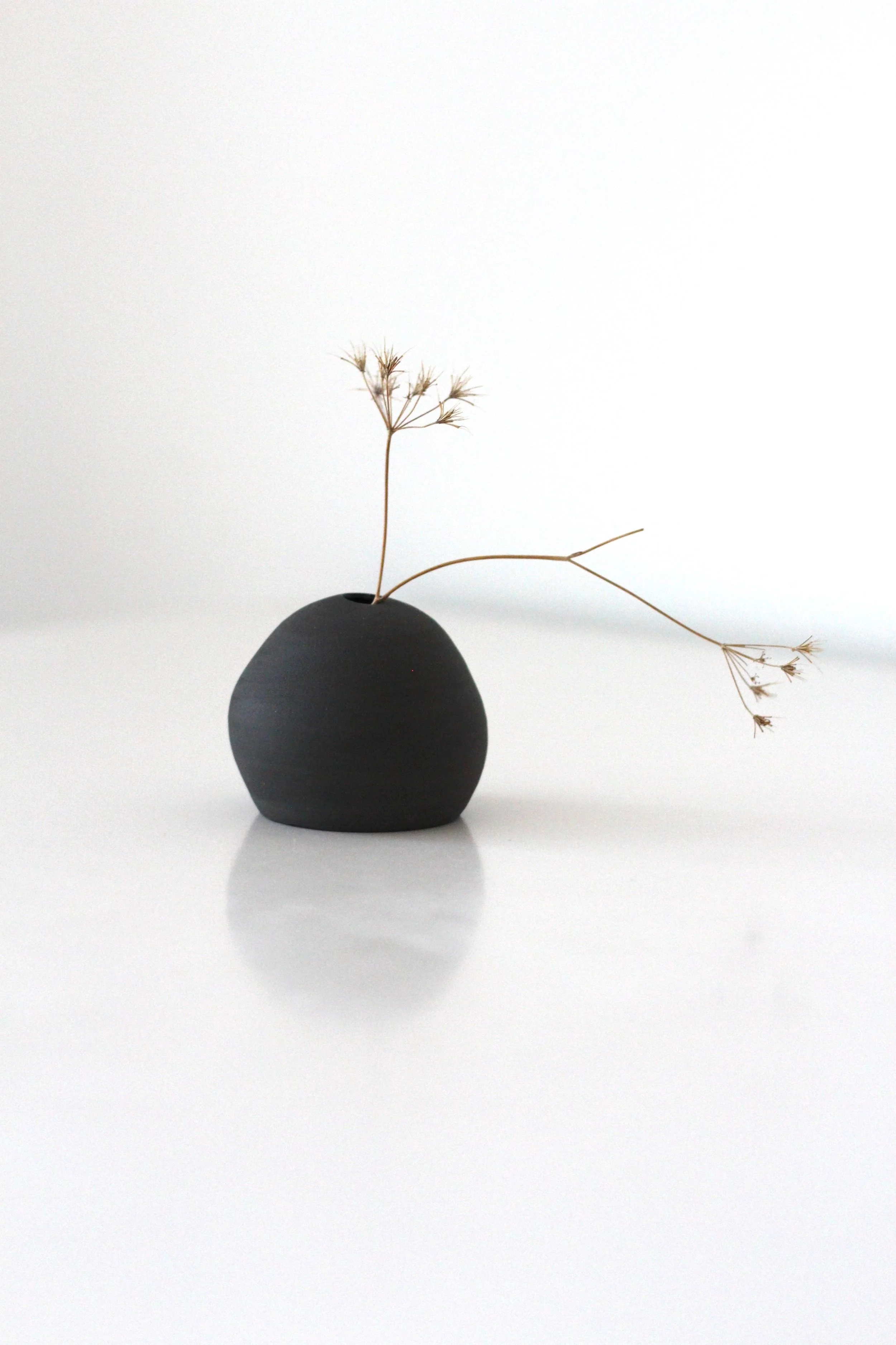 Kuro Bud Vase Charcoal