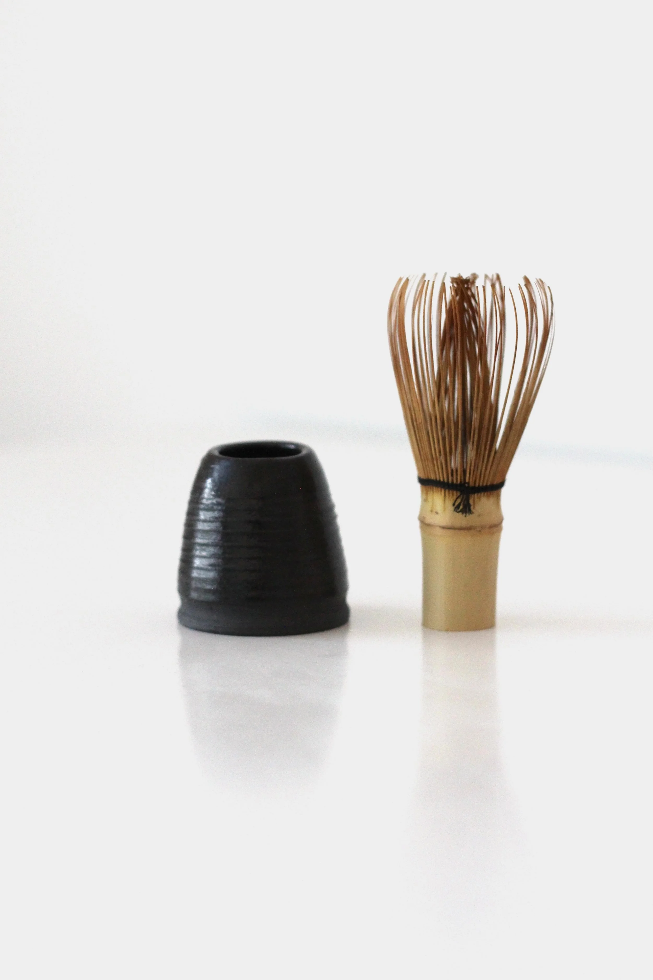 Kuro Whisk holder Charcoal