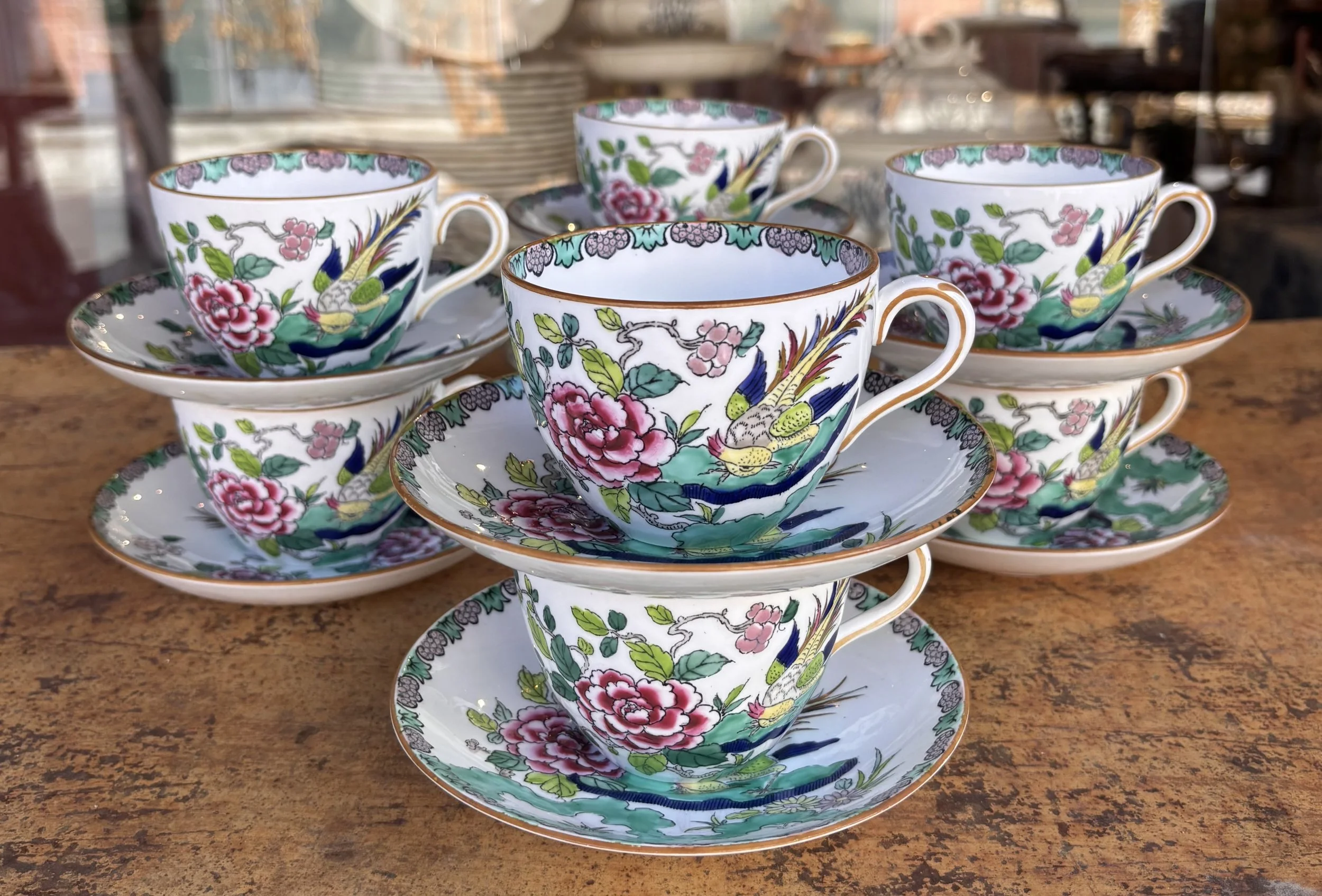 Service à thé en porcelaine anglaise, circa fin XIXème
