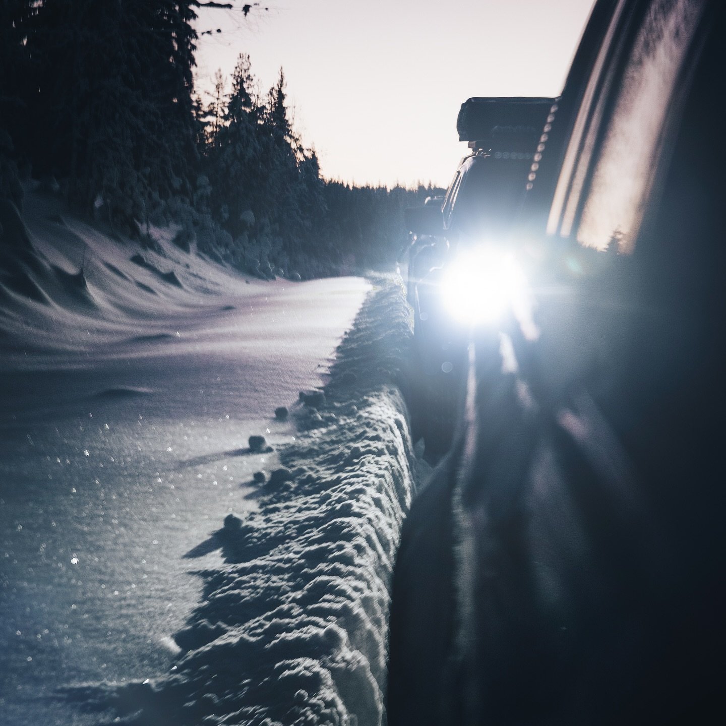 In the middle of the night, with open doors and locked diffs 

#difflock #grj79 #landcruiser #70series #nightdrive #snowwheelingtime #snowwheeling #snow #adventure #4wd #4x4 #100series #landcruiser80 #snowadventure #overlanding
