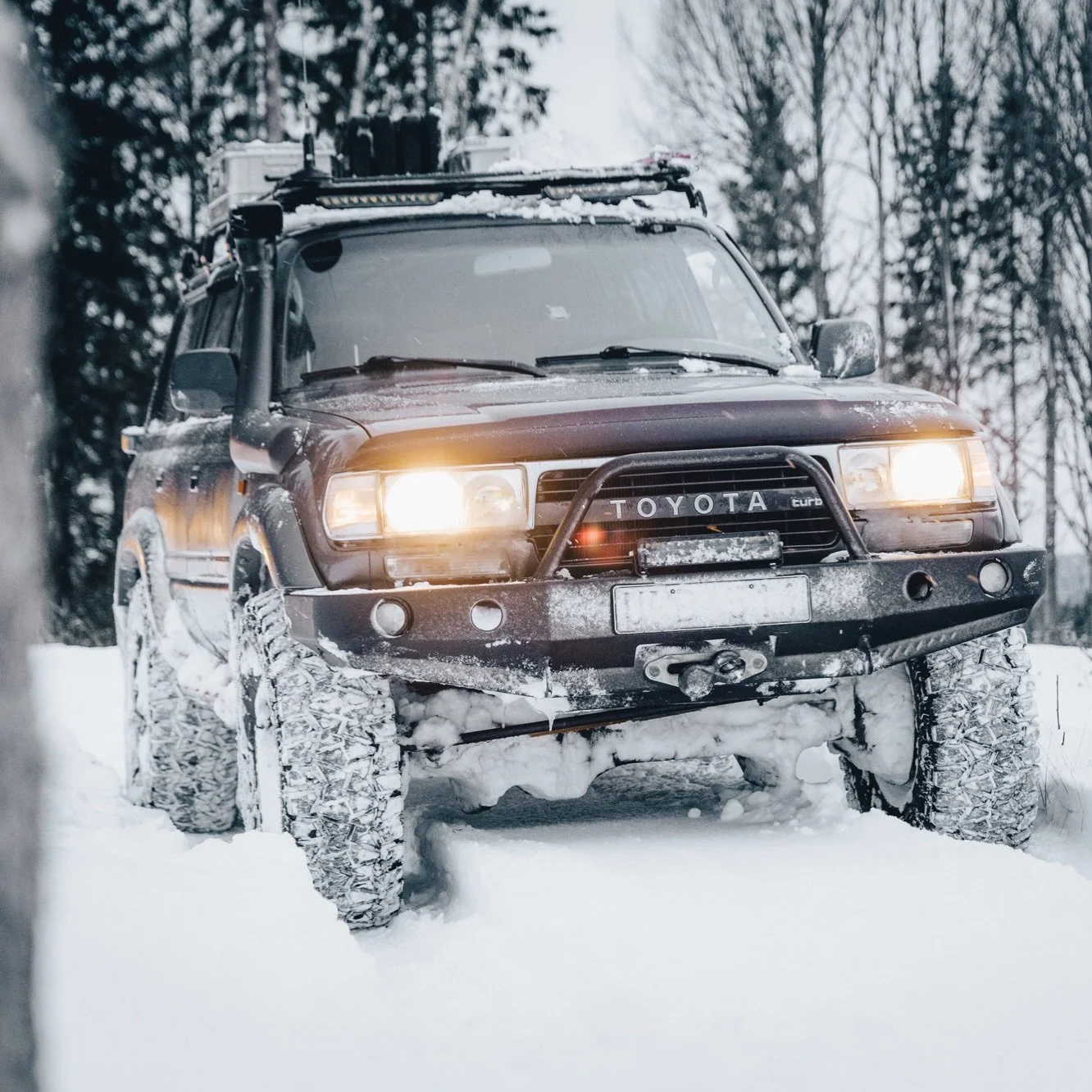 This is our choice of 4x4 to support snow adventures. A classic, timeless four-wheel drive with solid axles and low range. Modified to handle both road driving and snow conditions, with a clear focus on comfort without compromising capability #toyota