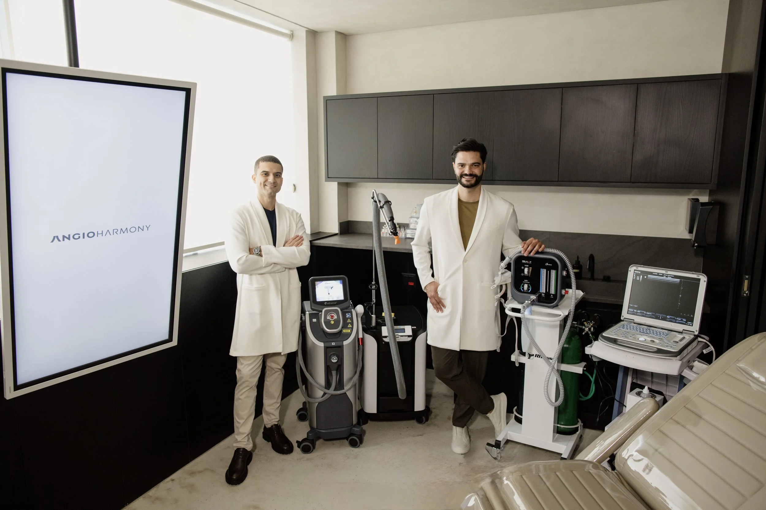 Dr. Marcelo e Dr. Gustavo - FleboSuíte 