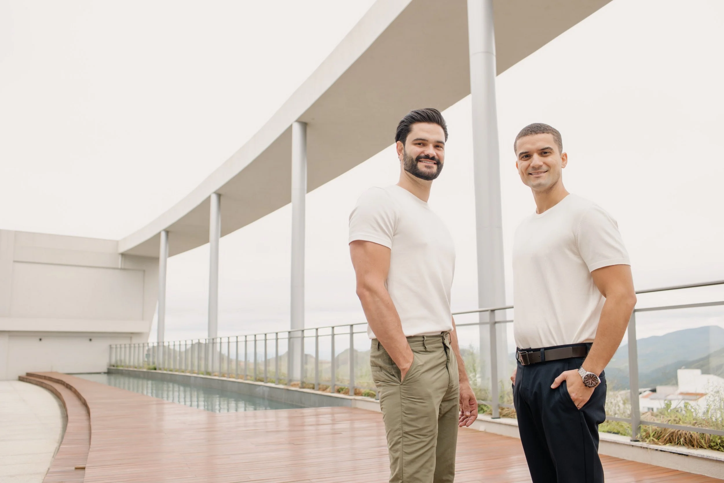 Dr. Gustavo e Dr. Marcelo - Rooftop da Clínica