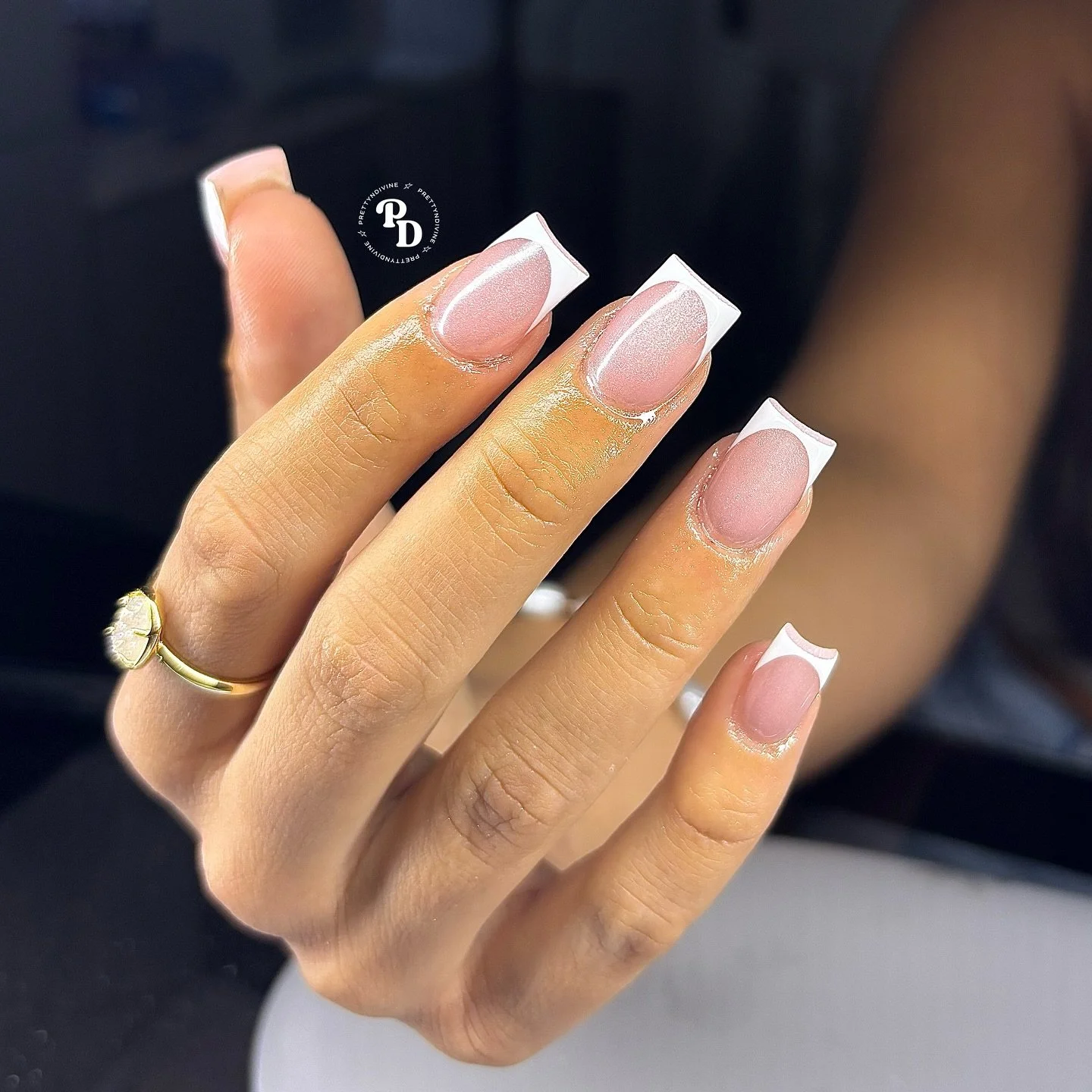 🧚✨🤍

@shopagaloreco 
&ldquo;moonlight silver&rdquo; cat eye 
rubber top coat
code PRETTY