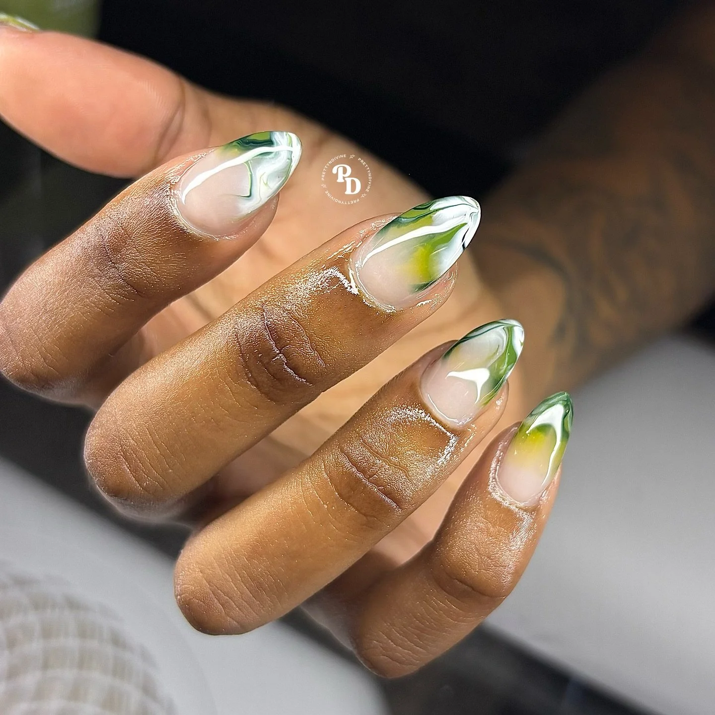 green for fall &gt;&gt;&gt; products used⤵️
@elegancenailsupply 
&ldquo;veil&rdquo; cover acrylic 
bloom gel 
102, 103, 104, 105 gel colors
extreme white gel liner
ultra gloss top coat
code PRETTY to save
