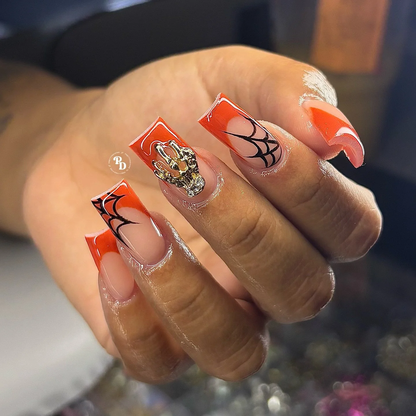 🕷️🎃🕸️

@elegancenailsupply 
&ldquo;silk&rdquo; cover 
096 gel colour
extreme black gel liner
code PRETTY