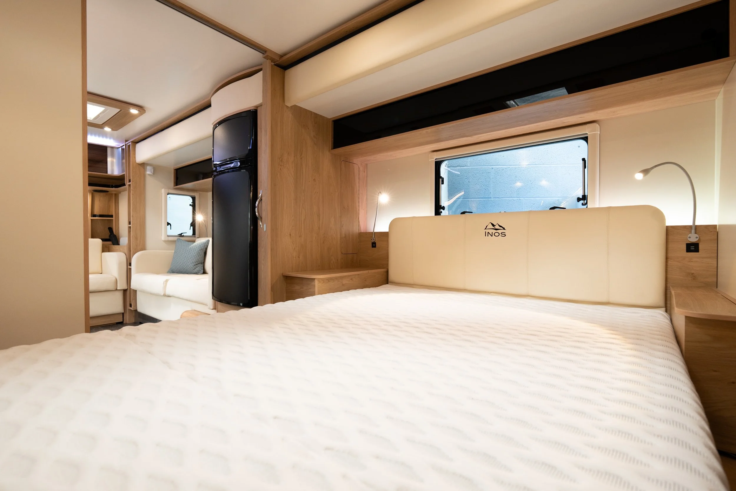 Approved Used 2021 INOS Caravan - Cream Leather-8.jpg