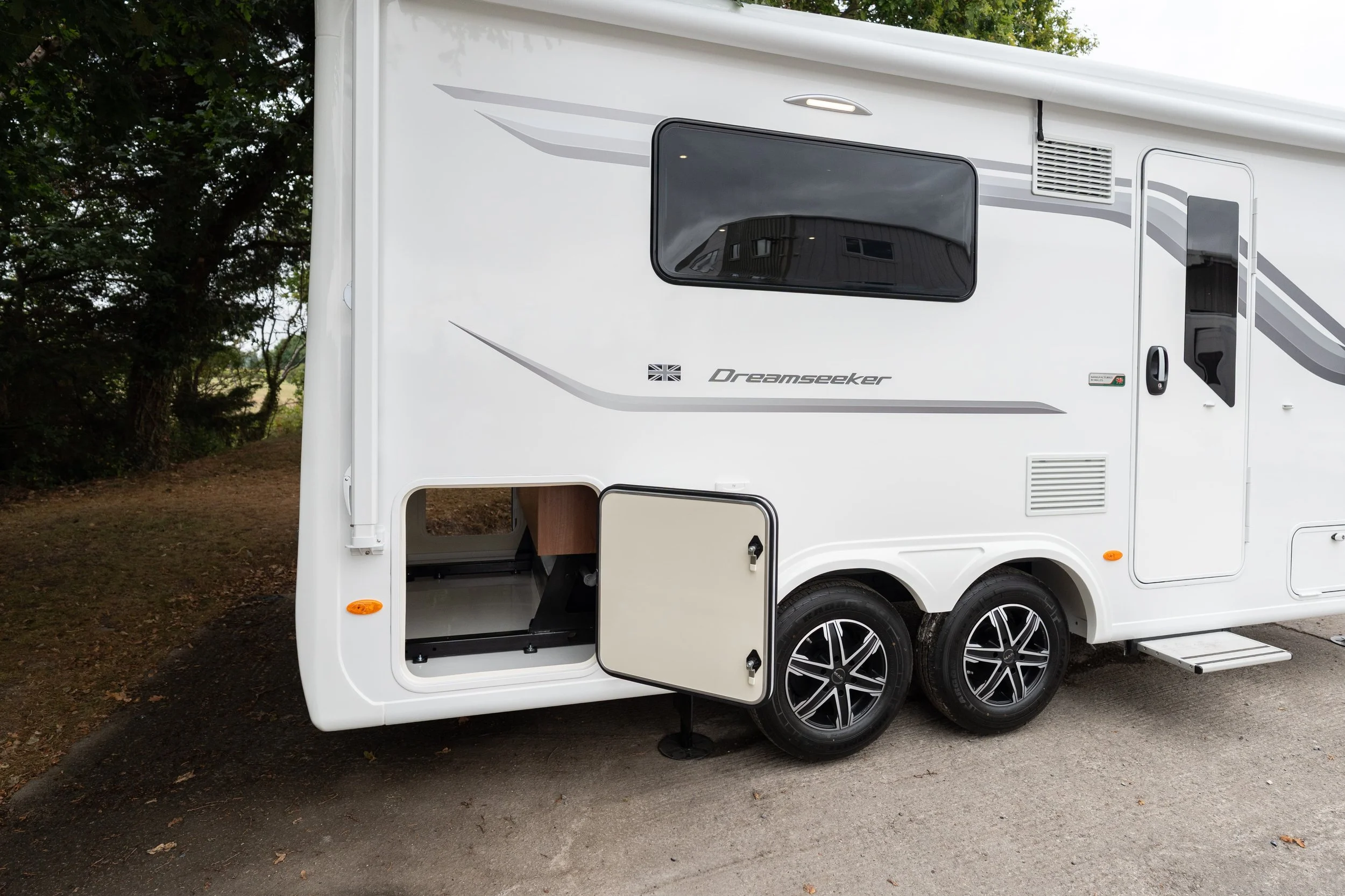 2026 Demo Dreamseeker Outside-05.jpg