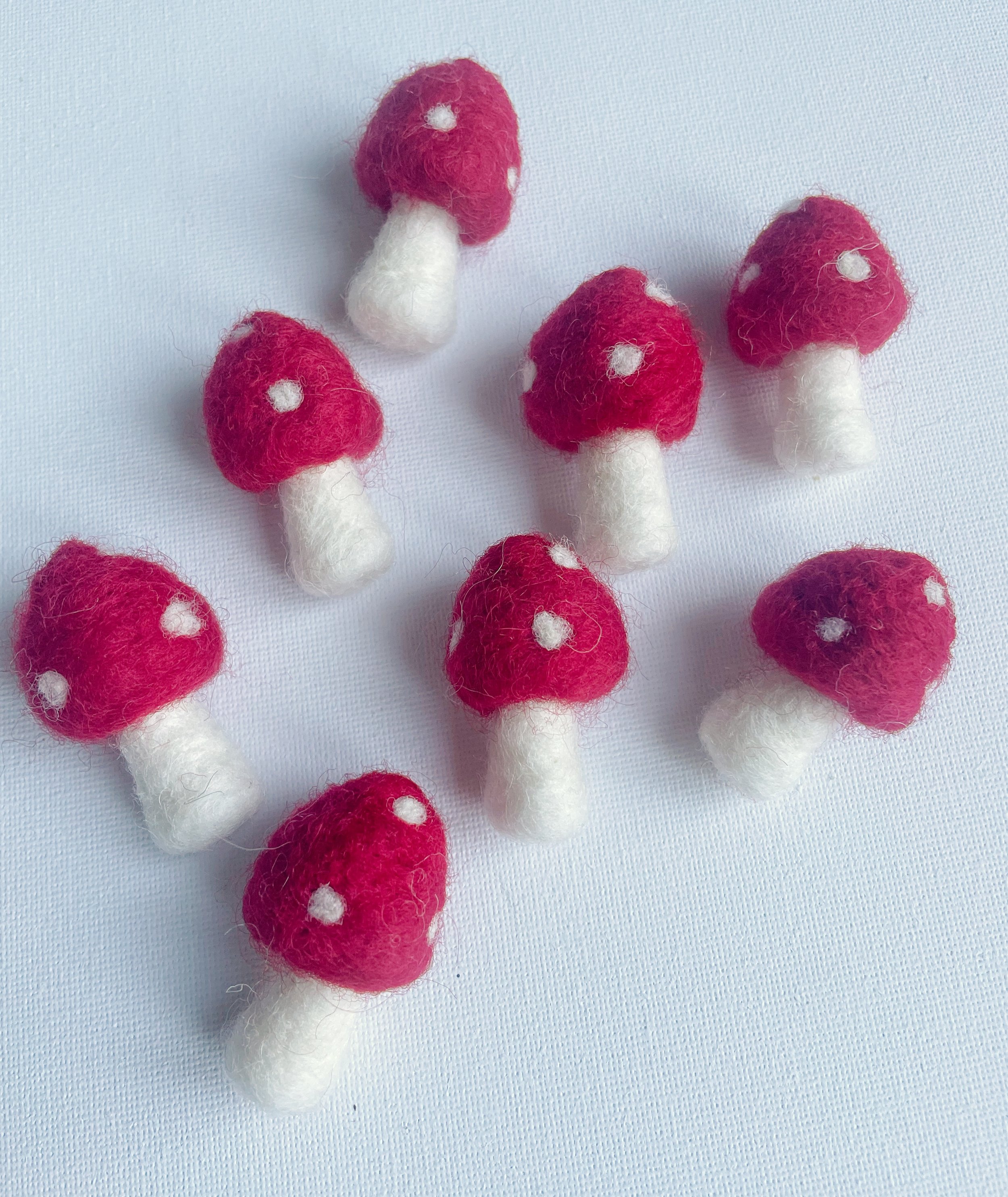 100% Wool Felt Mushroom Toadstool- 4.5cm - Red, 1 count